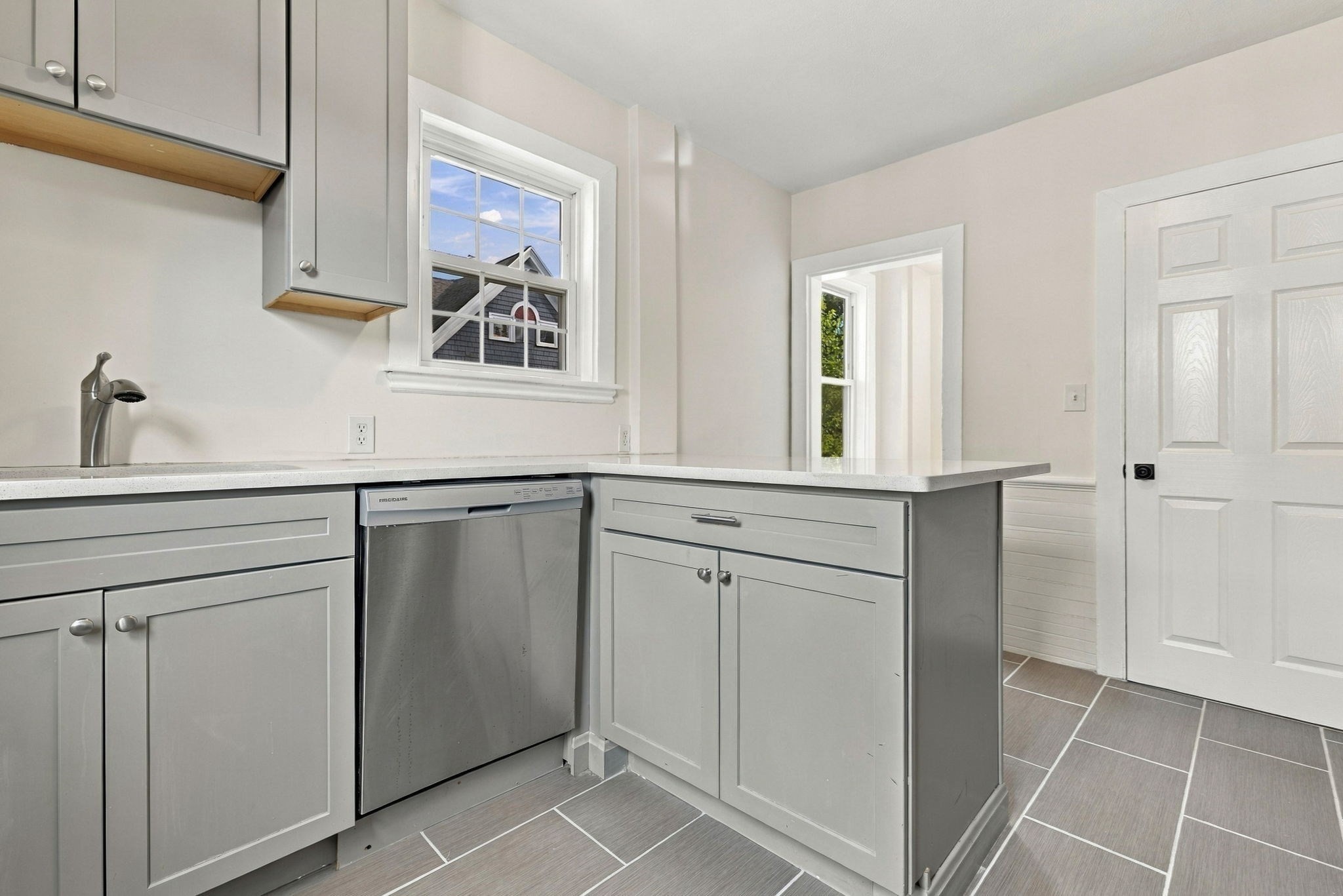 5 Willow Ave, Salem, MA 01970 - Image 8