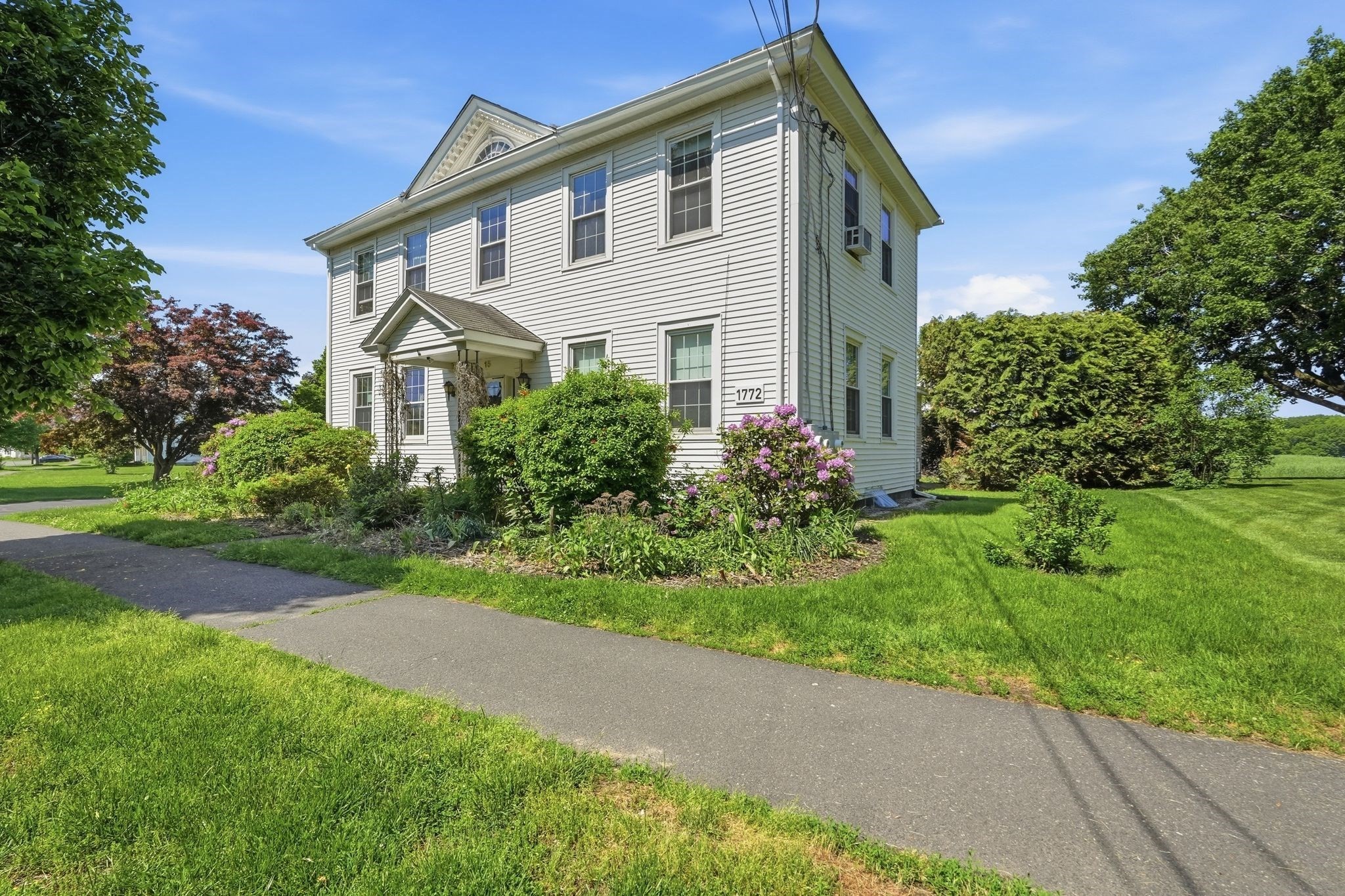15 Main St, Hatfield, MA 01038