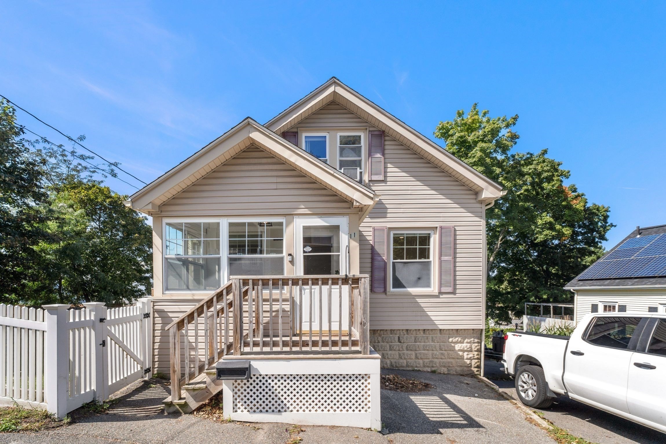 11 Clifton Ave, Saugus, MA 01906