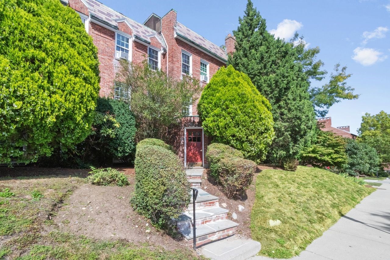 37 Commonwealth Ave Unit 12, Newton, MA 02467