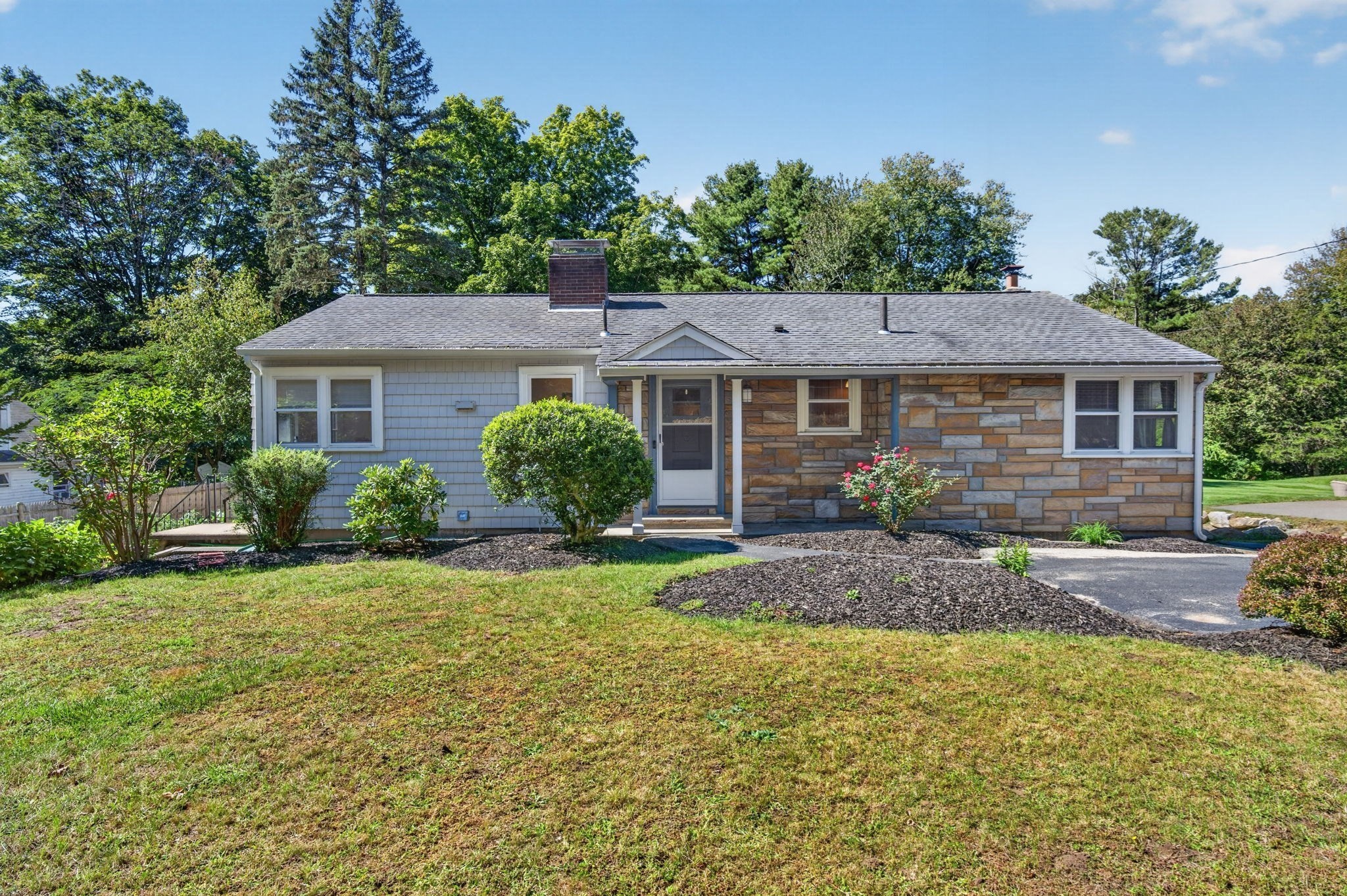 213 Salem St, Andover, MA 01810