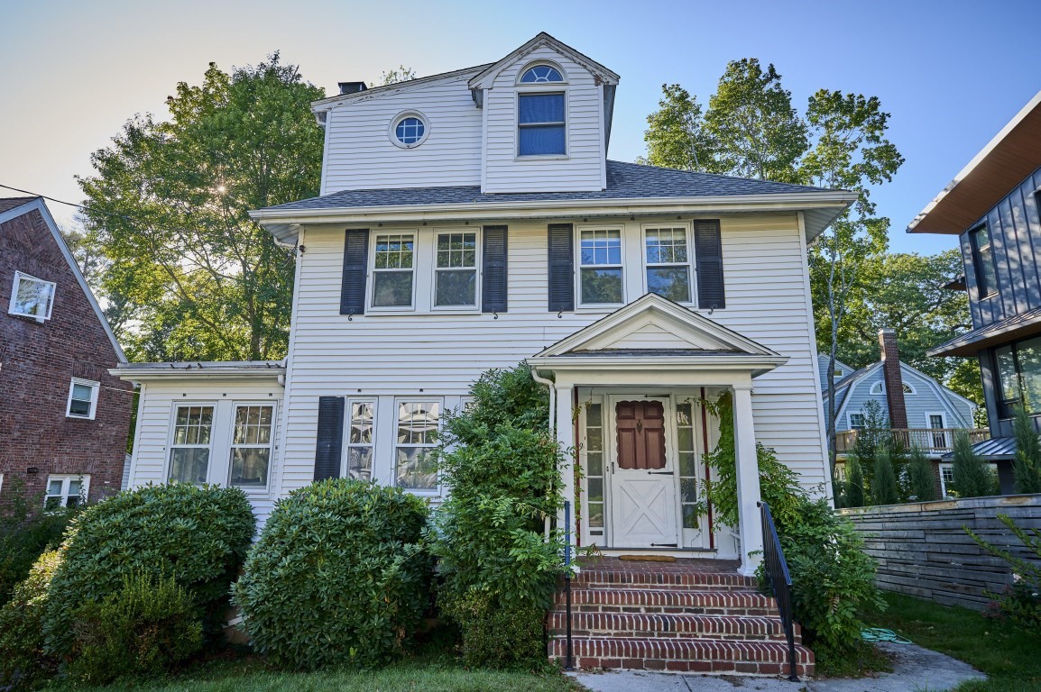 9 Princeton St, Newton, MA 02458