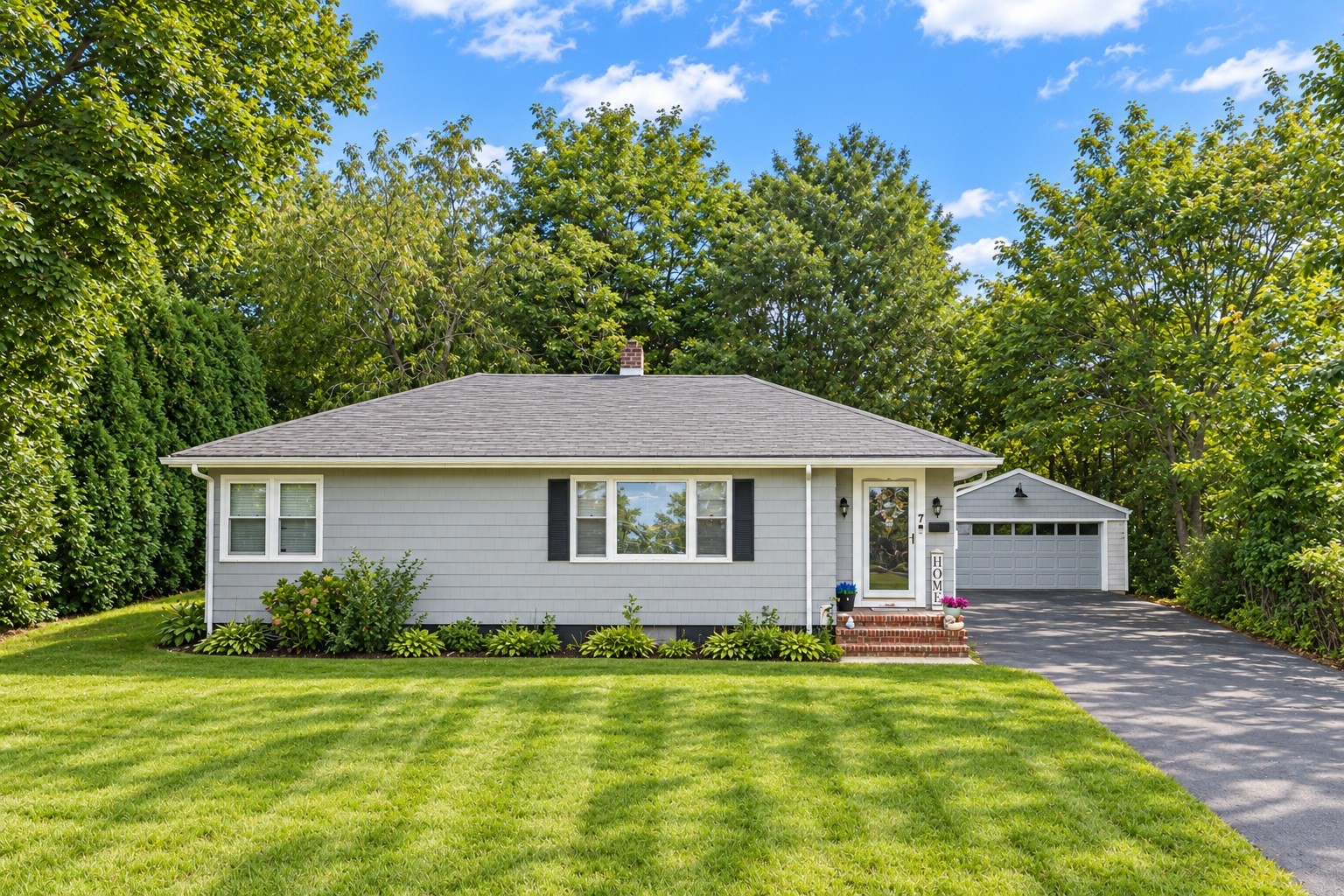 7 Norfolk Ave, Dartmouth, MA 02747