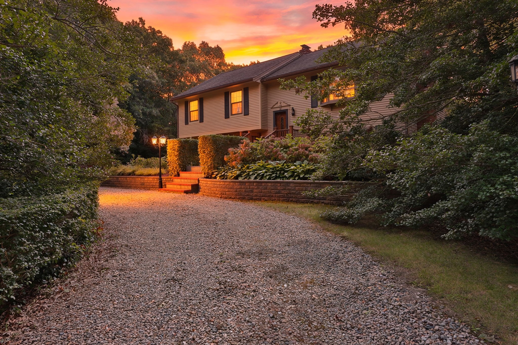 2 Robin Rd, Sandwich, MA 02563