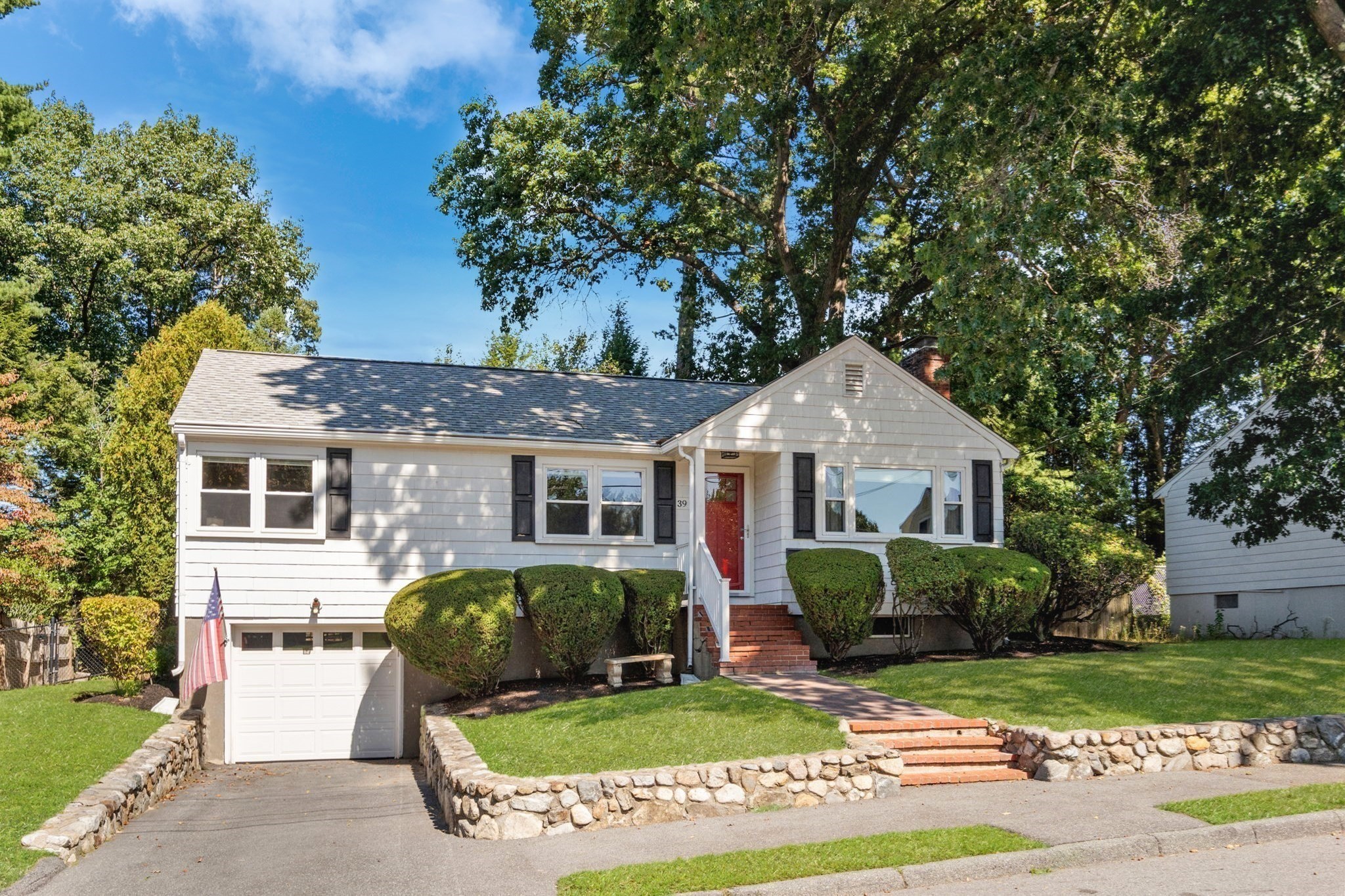 39 Robin Rd, Wakefield, MA 01880