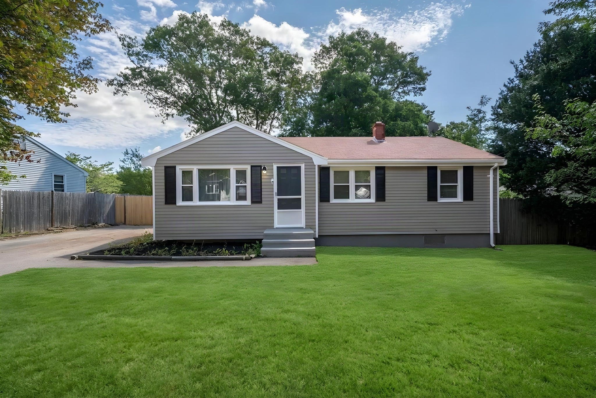 6 Handy Rd, Bourne, MA 02559
