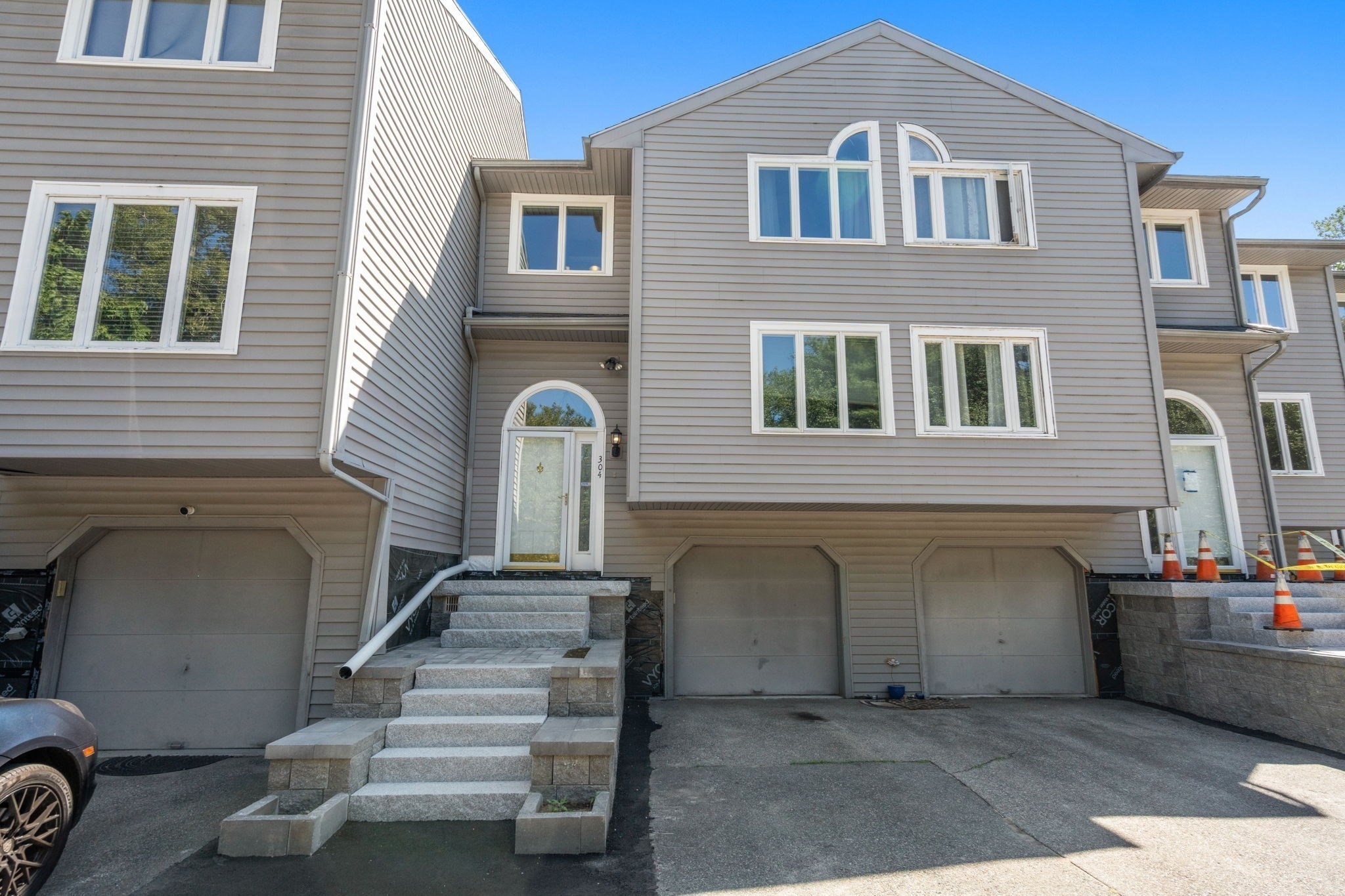 304 Erin Rd Unit 304, Stoughton, MA 02072
