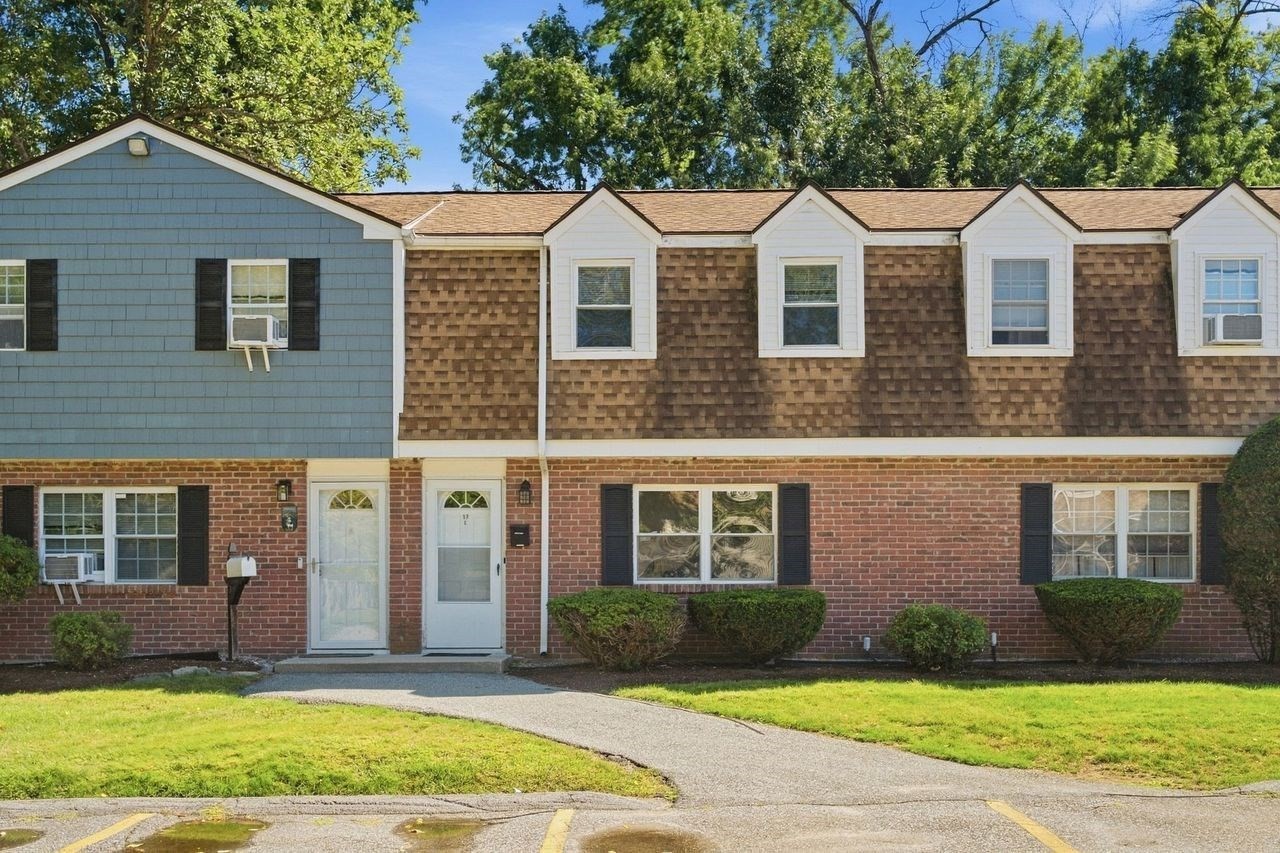 17 Orchard Unit L, Haverhill, MA 01830