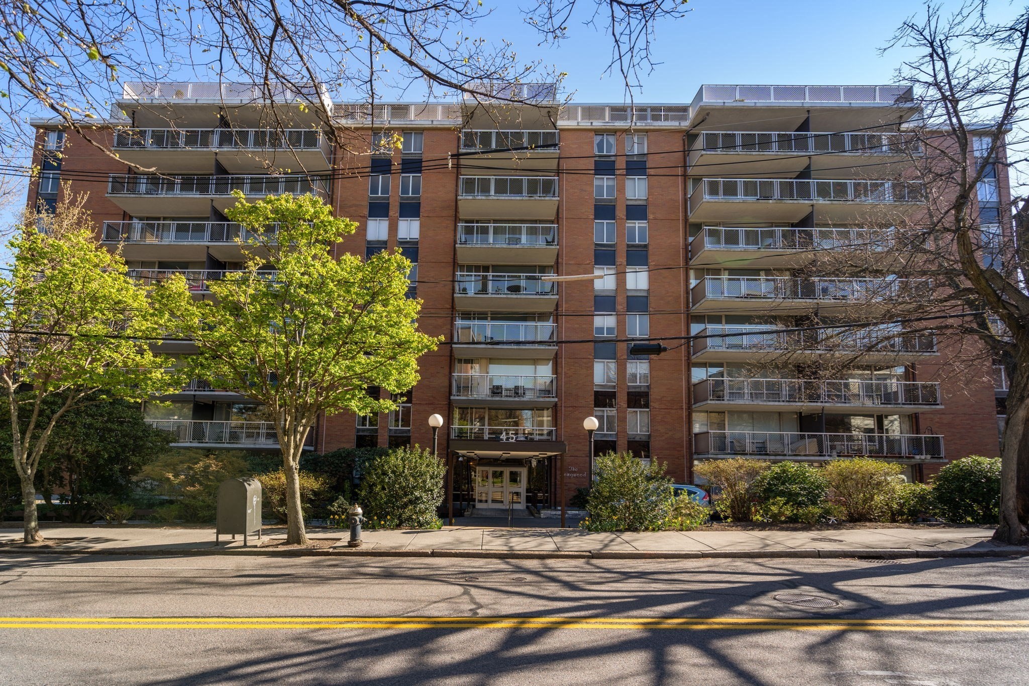 45 Longwood Ave Unit 705, Brookline, MA 02446
