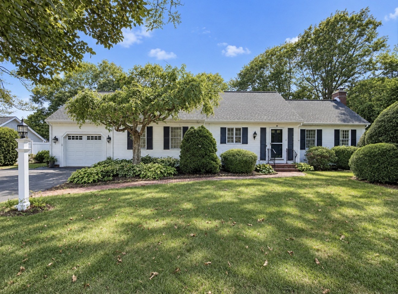 39 Spinnaker Ln, Bourne, MA 02559