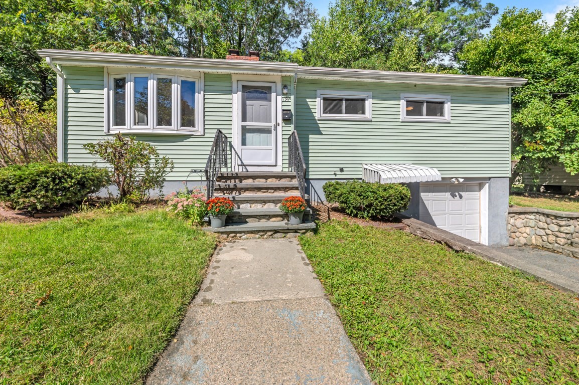 191 Kenrick St, Boston - Brighton, MA 02135