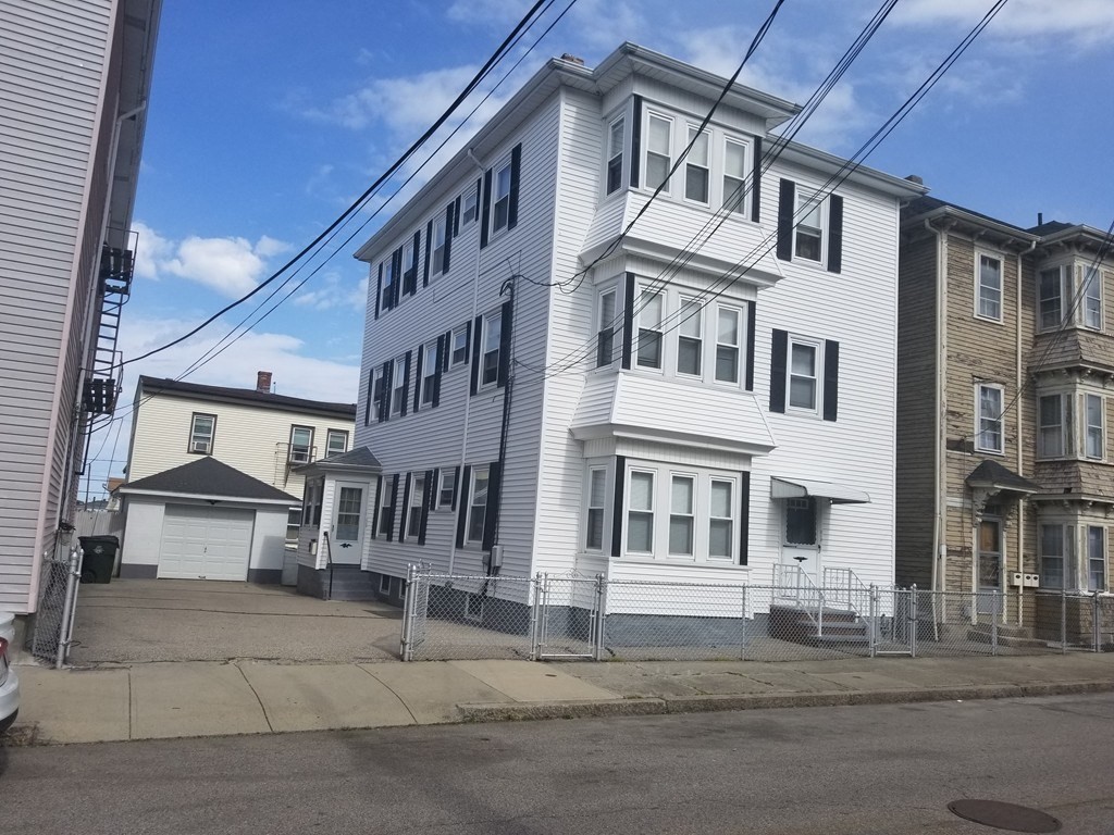 117 Thomas St, Fall River, MA 02723