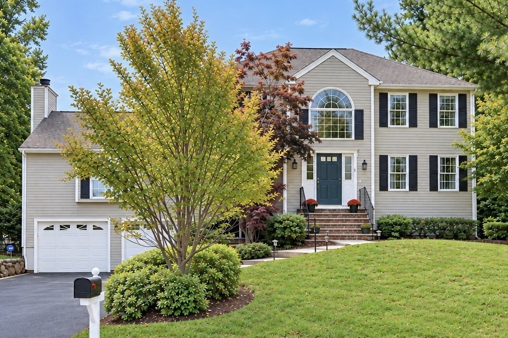 8 Taylor Way, Stoughton, MA 02027