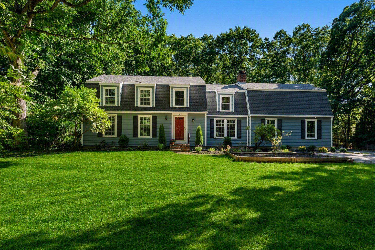 942 Salem End Road, Framingham, MA 01702