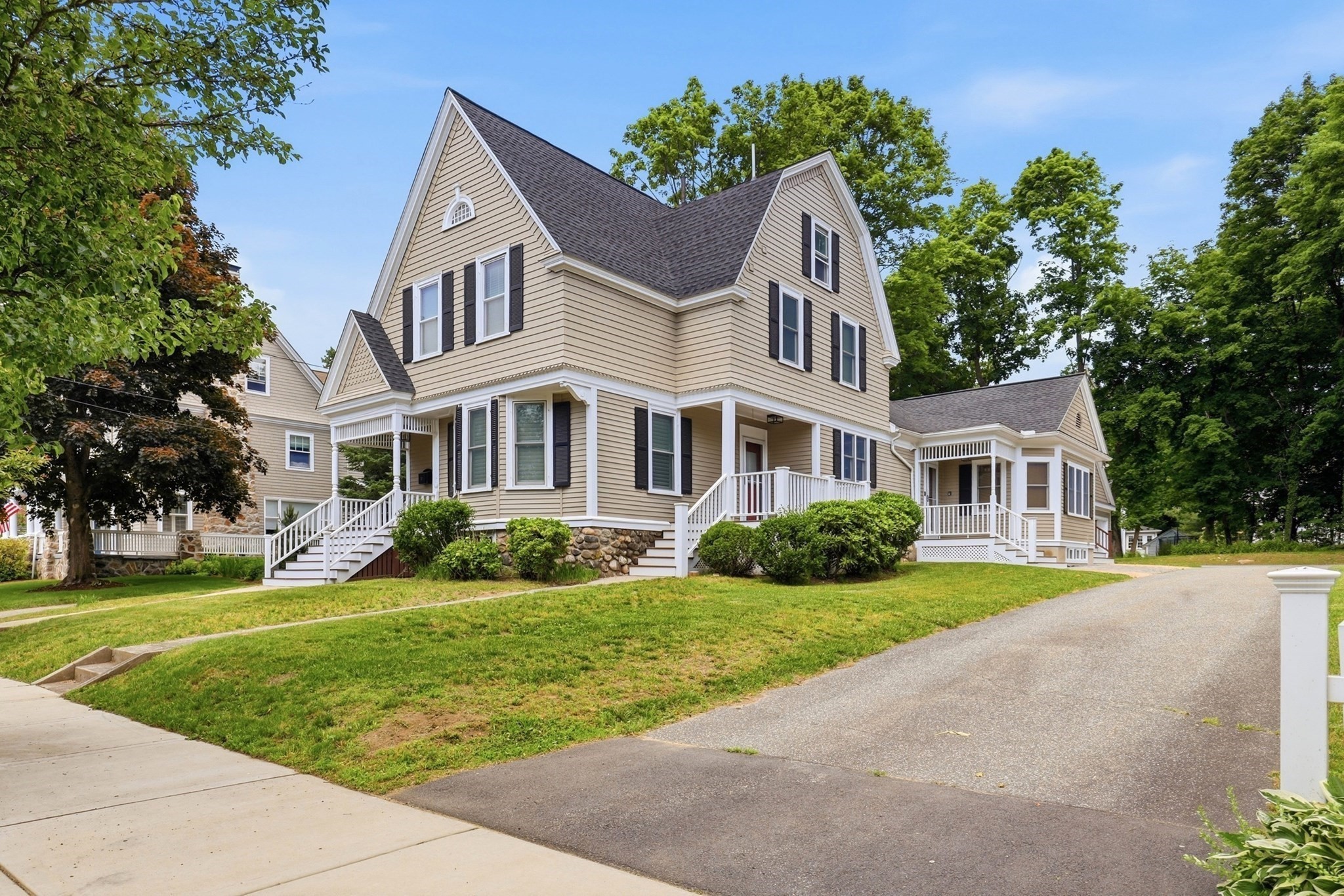 10 Wolcott Ave, Andover, MA 01810