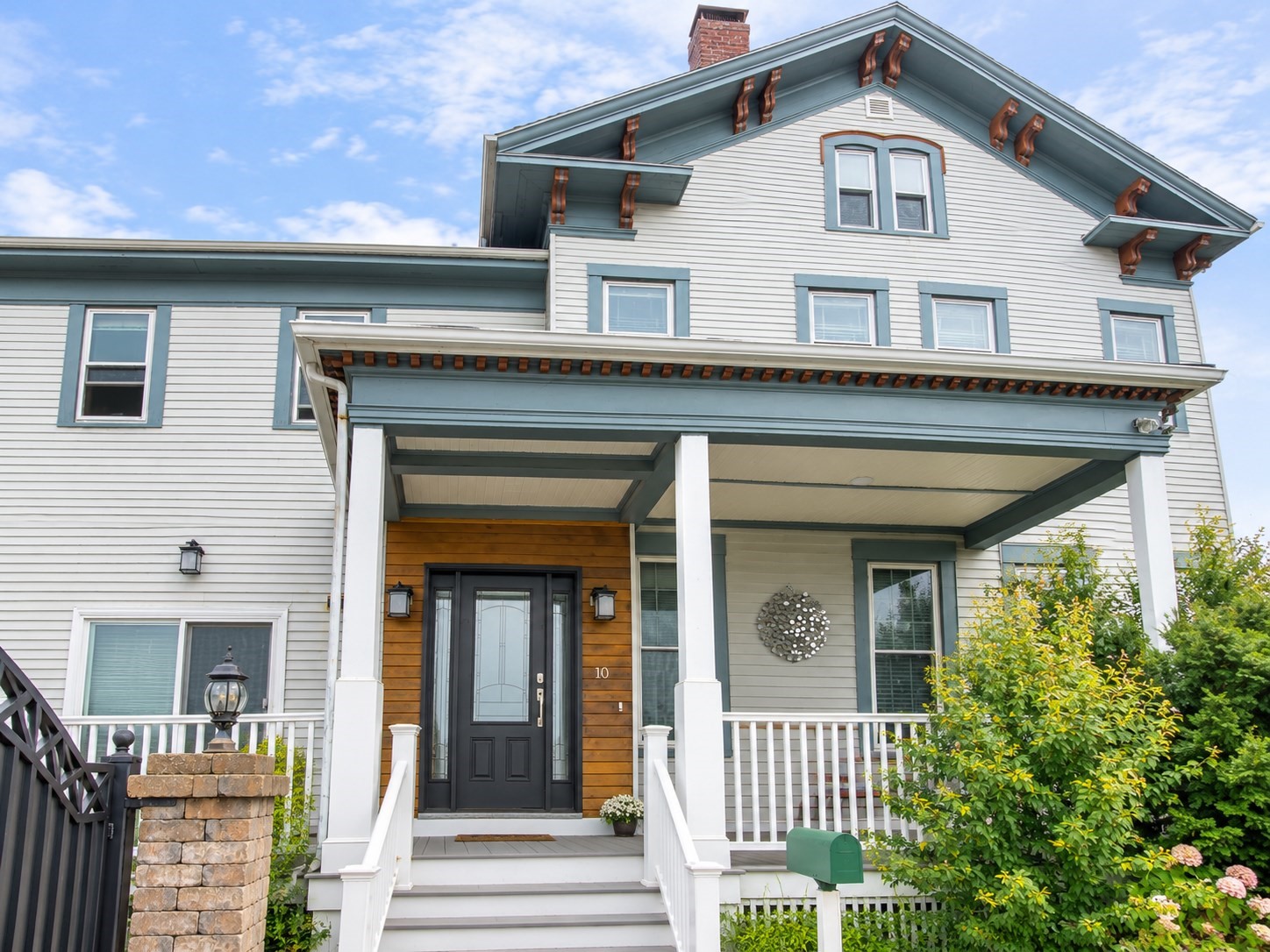 10 Bradbury Ave, Medford, MA 02155