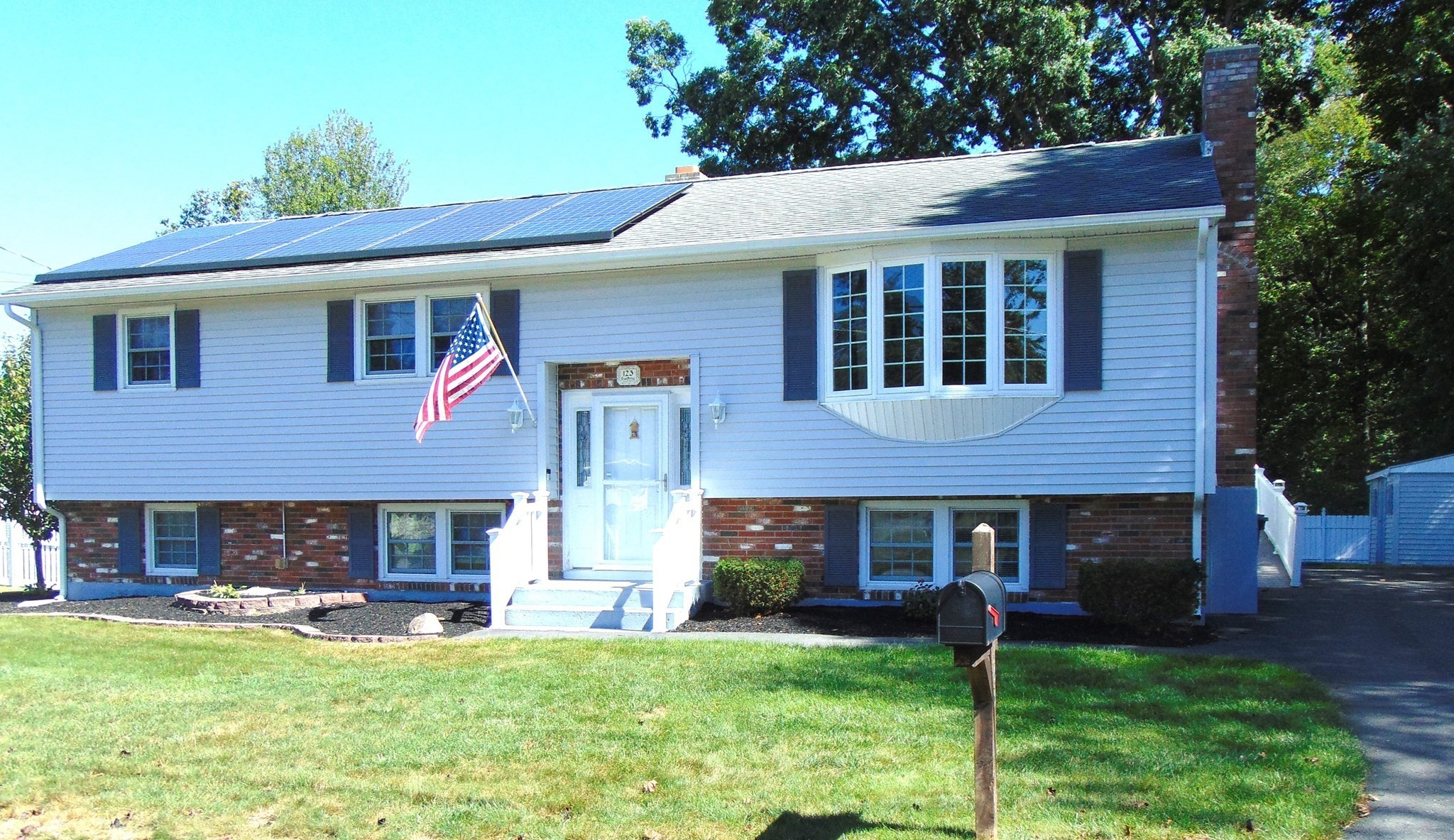 123 Eva Drive, Leominster, MA 01453