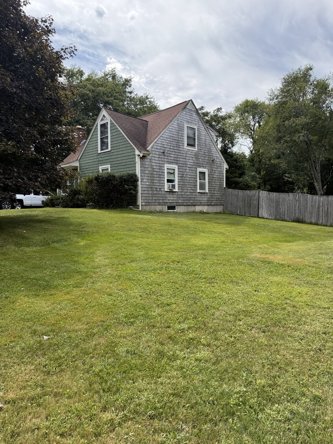 211 Alger St, Brockton, MA 02302