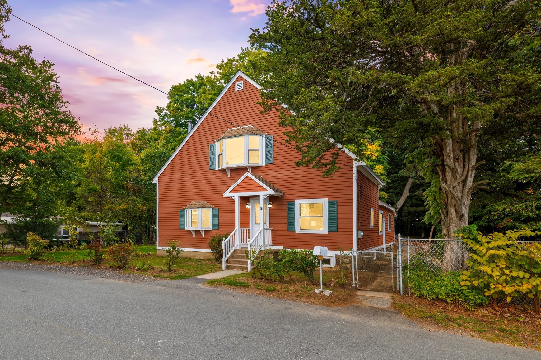 15 Friendship St, Billerica, MA 01821