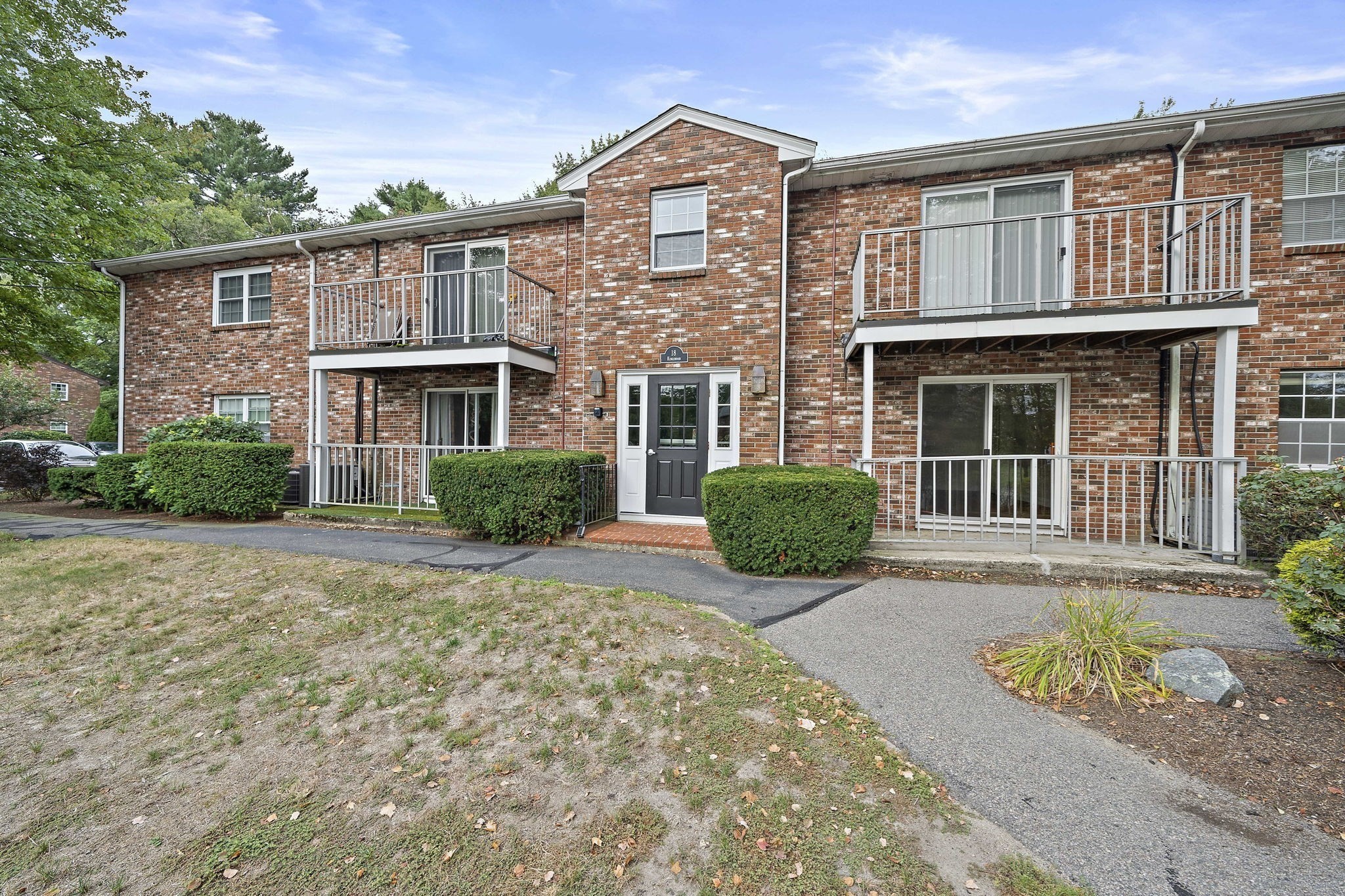 18 Kingswood Dr Unit 5, Abington, MA 02351