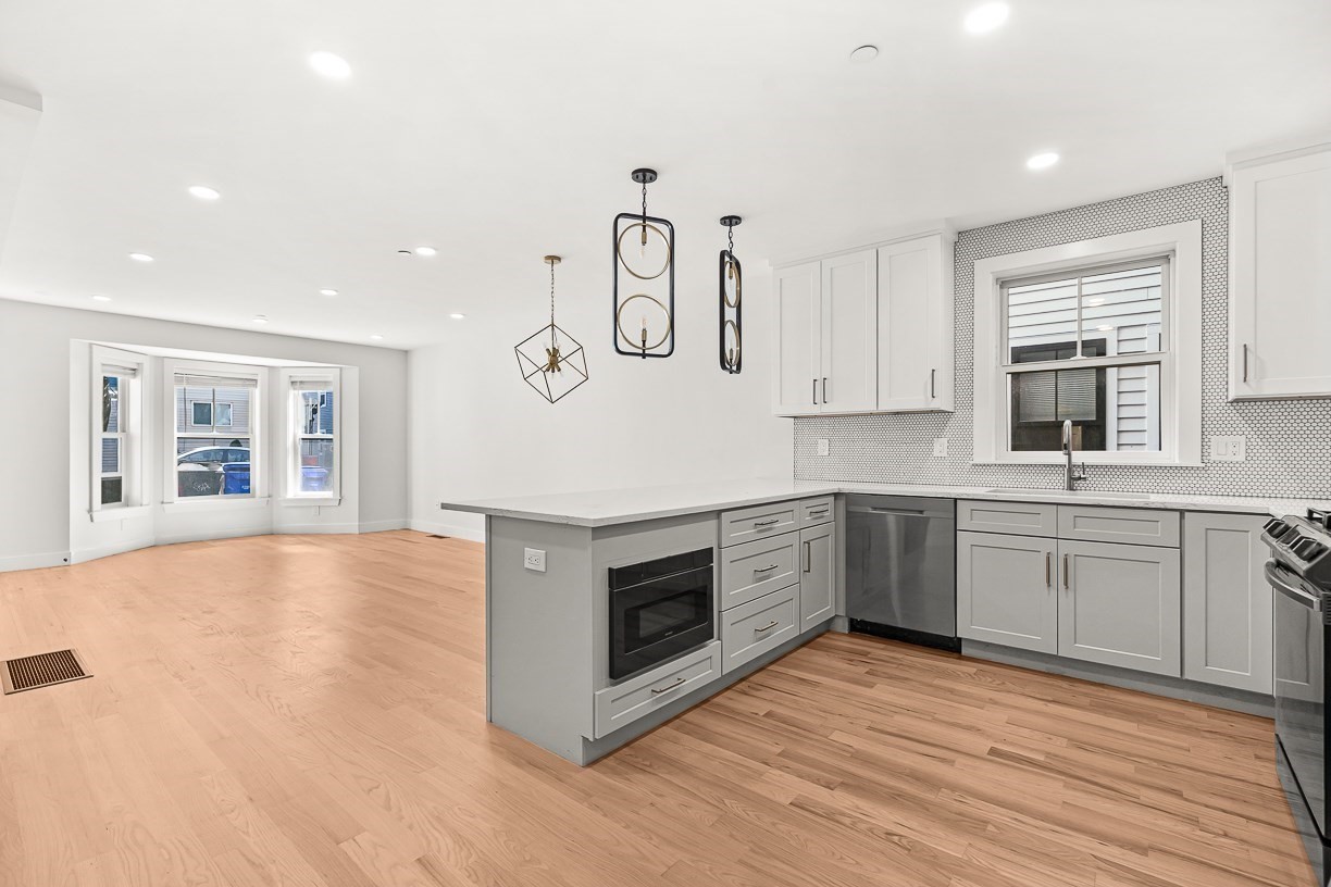 216 Havre St Unit 1, East Boston, Boston, MA 02128