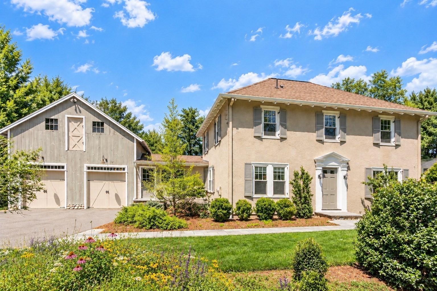 696 Main St, Concord, MA 01742