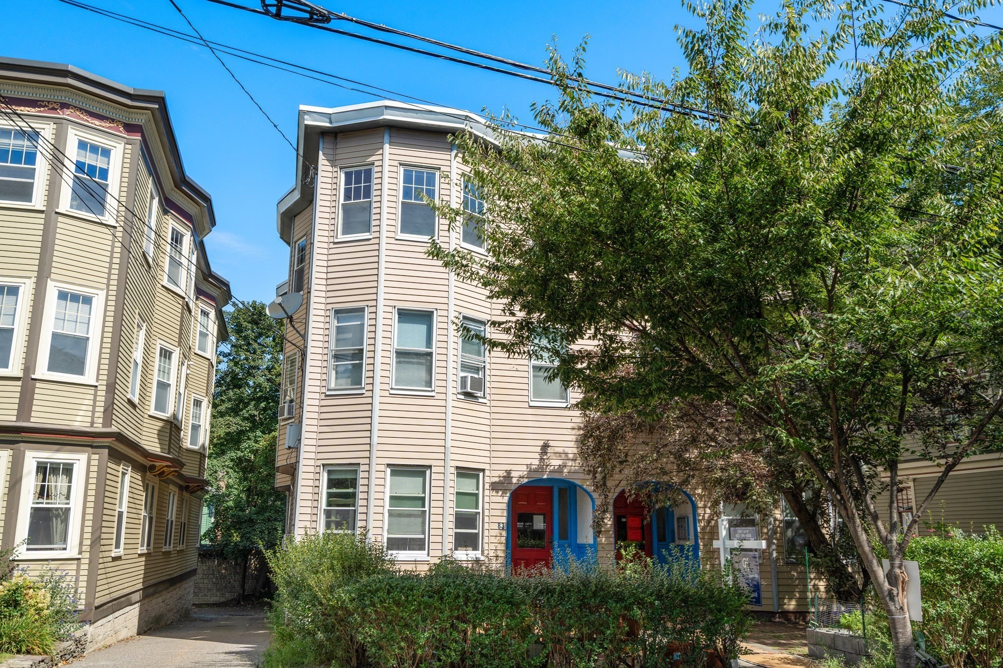 83 Francis St Unit 5, Brookline, MA 02446