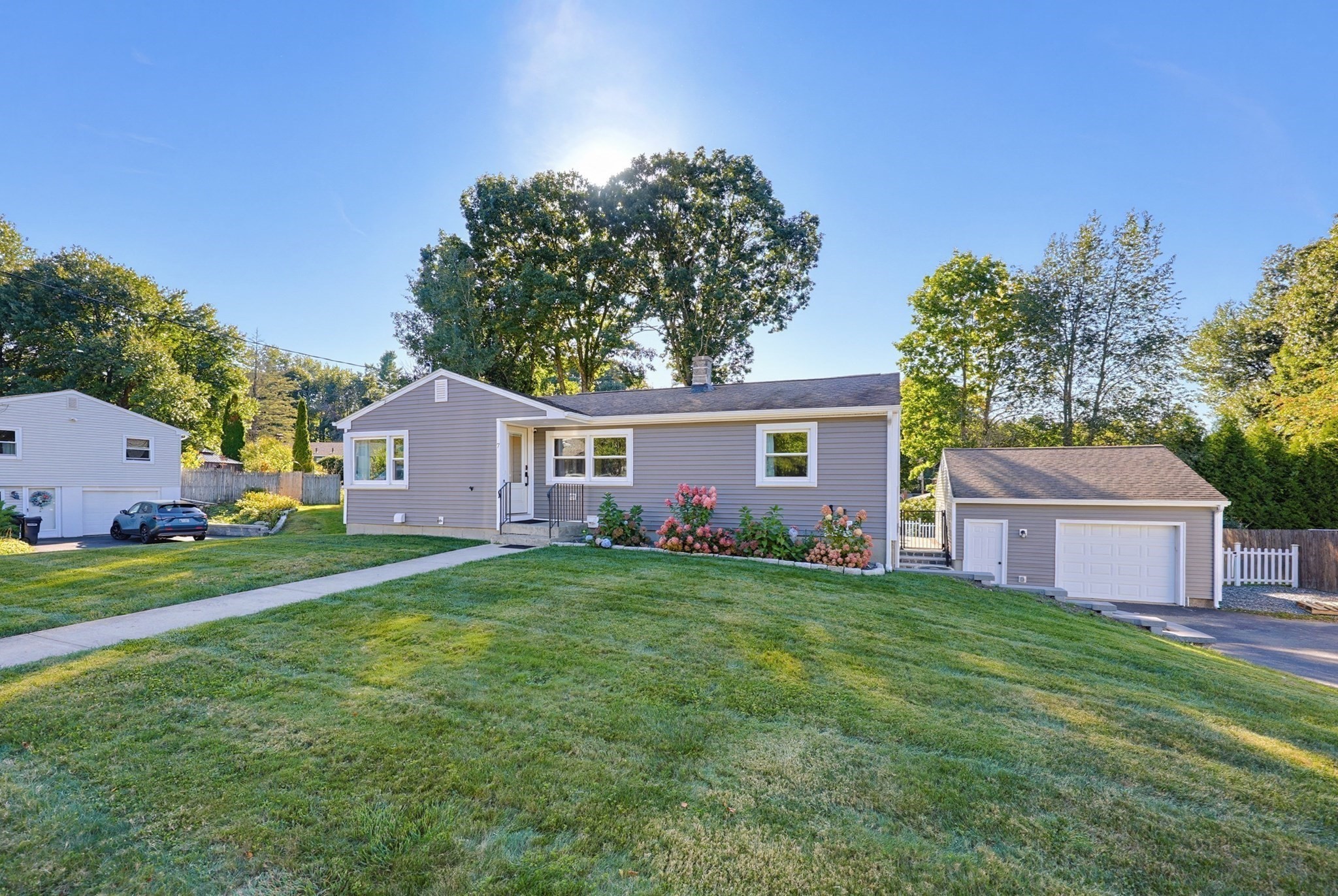 7 Phoenix Road, Auburn, MA 01501