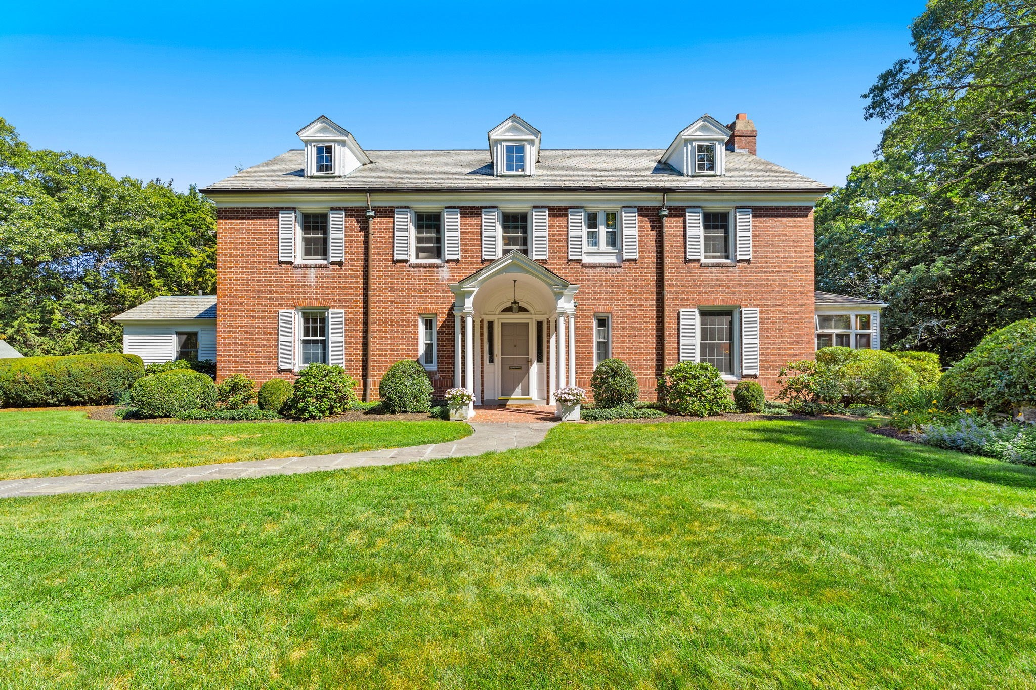 8 Oakmount Circle, Lexington, MA 02420