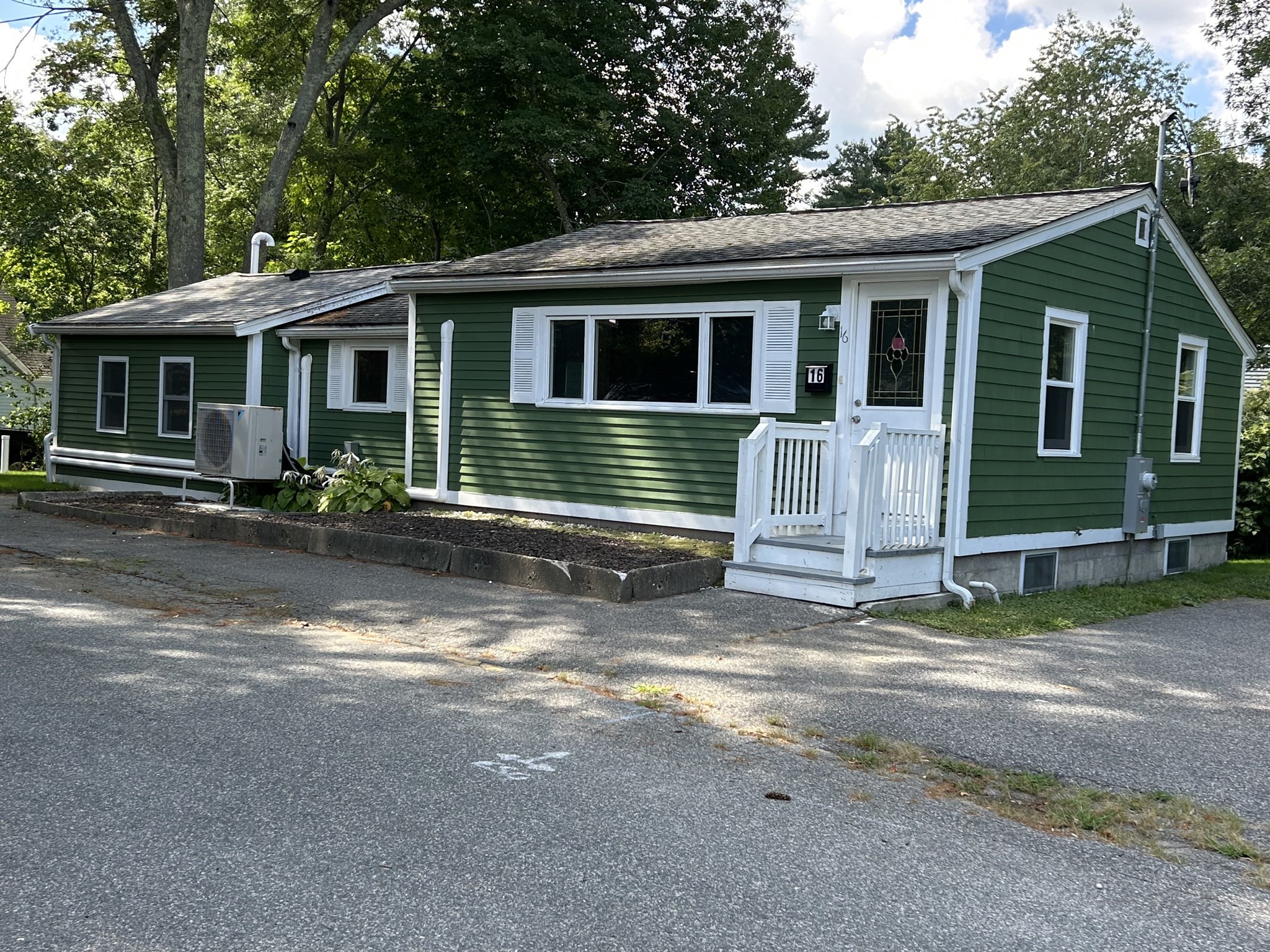 16 Upton St, Hanson, MA 02341