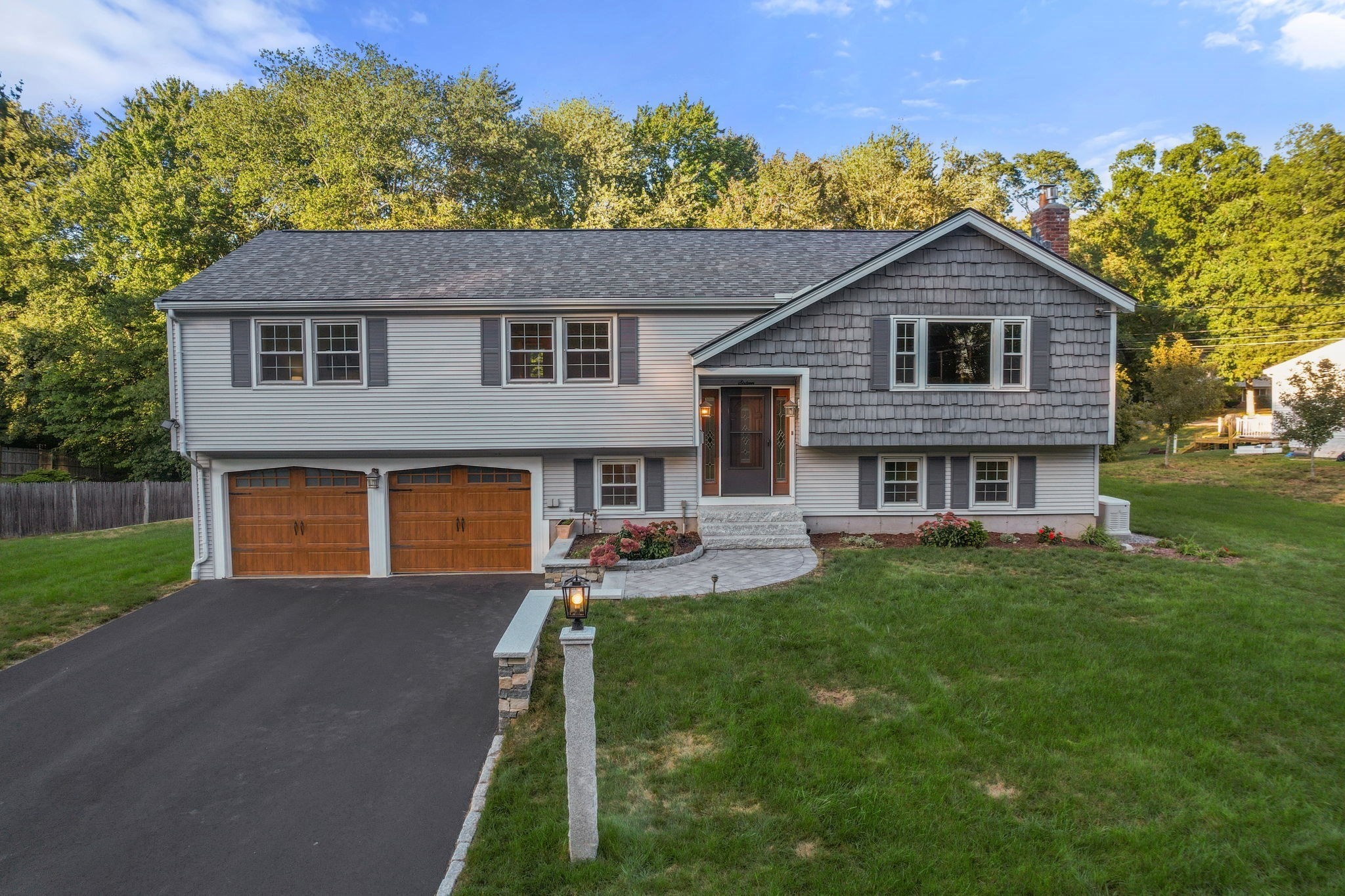16 Bacon Rd, Framingham, MA 01701