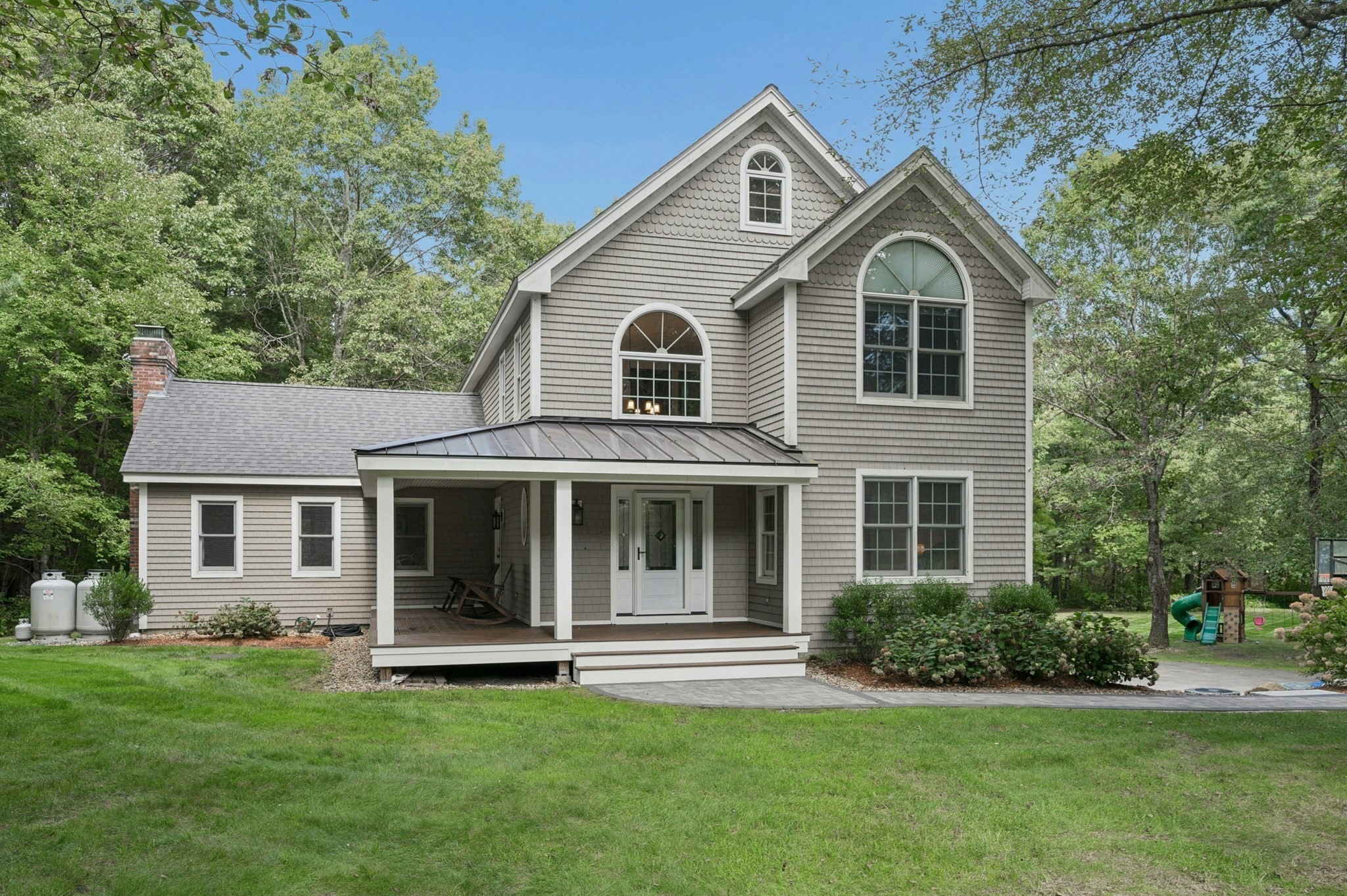 17 Panettieri Dr., Lakeville, MA 02347