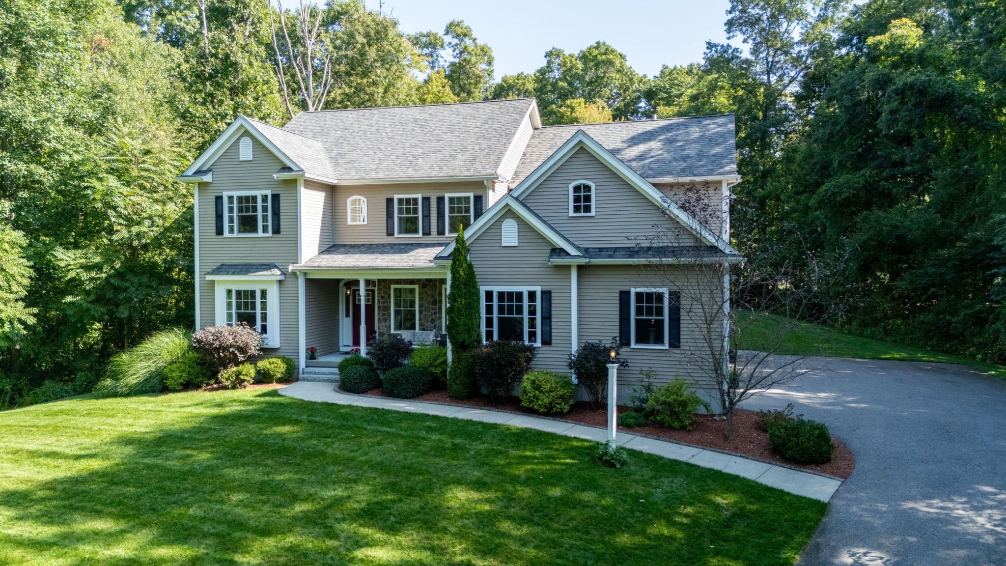 155 Blackstone St, Bellingham, MA 02019