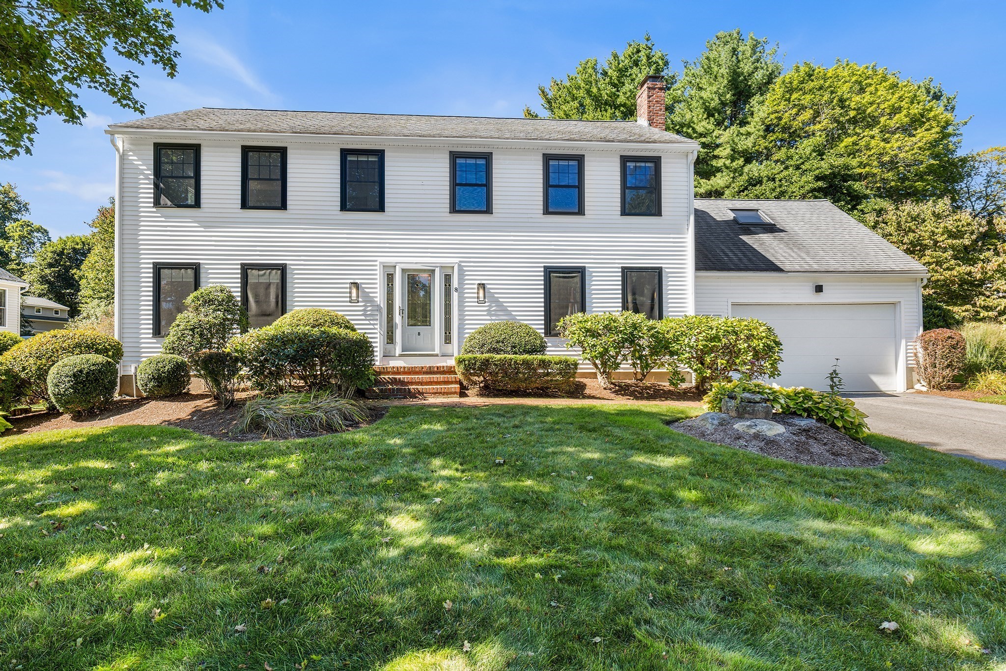 8 Lantern Ln, Shrewsbury, MA 01545