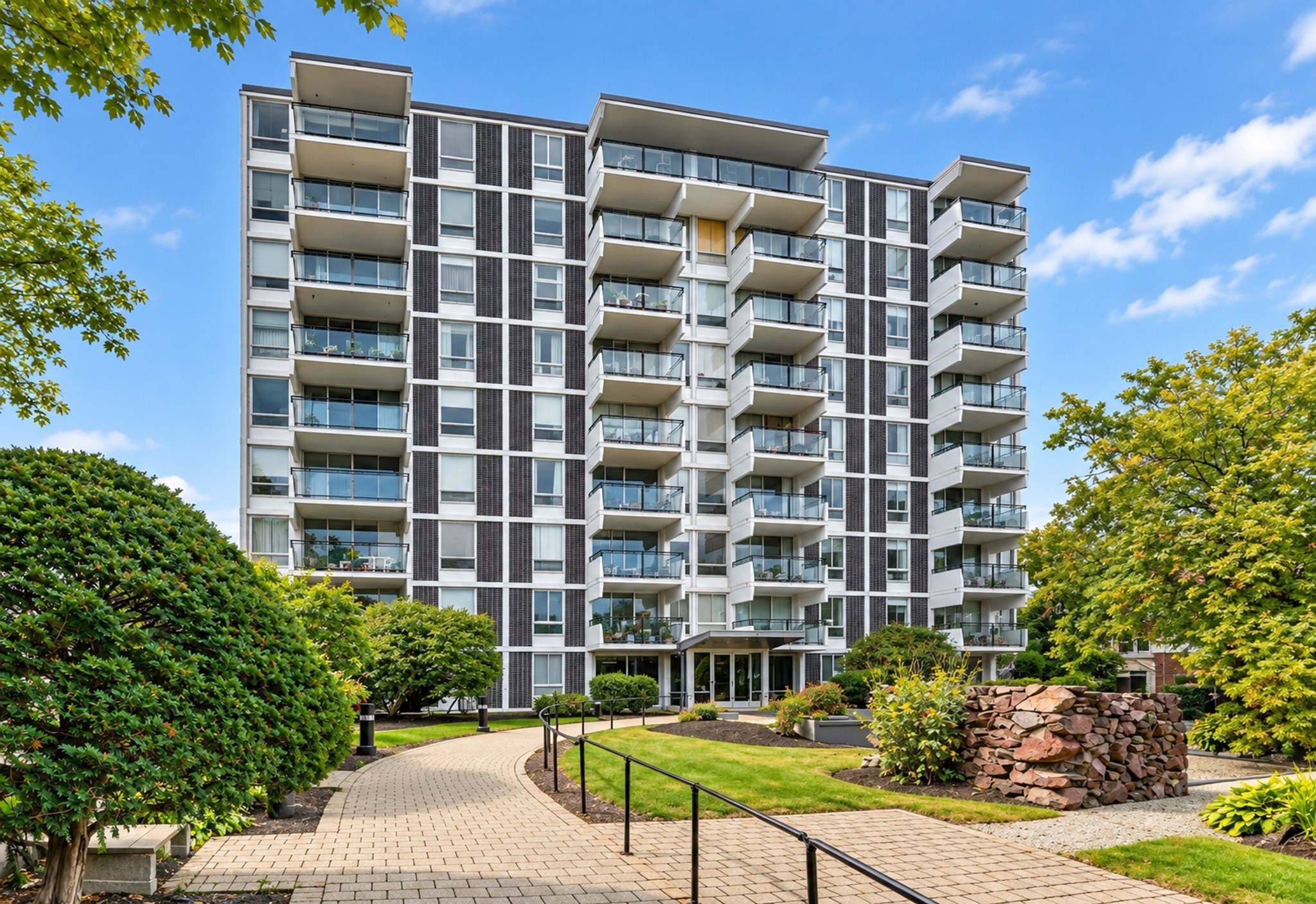 60 Babcock St Unit 32, Brookline, MA 02446