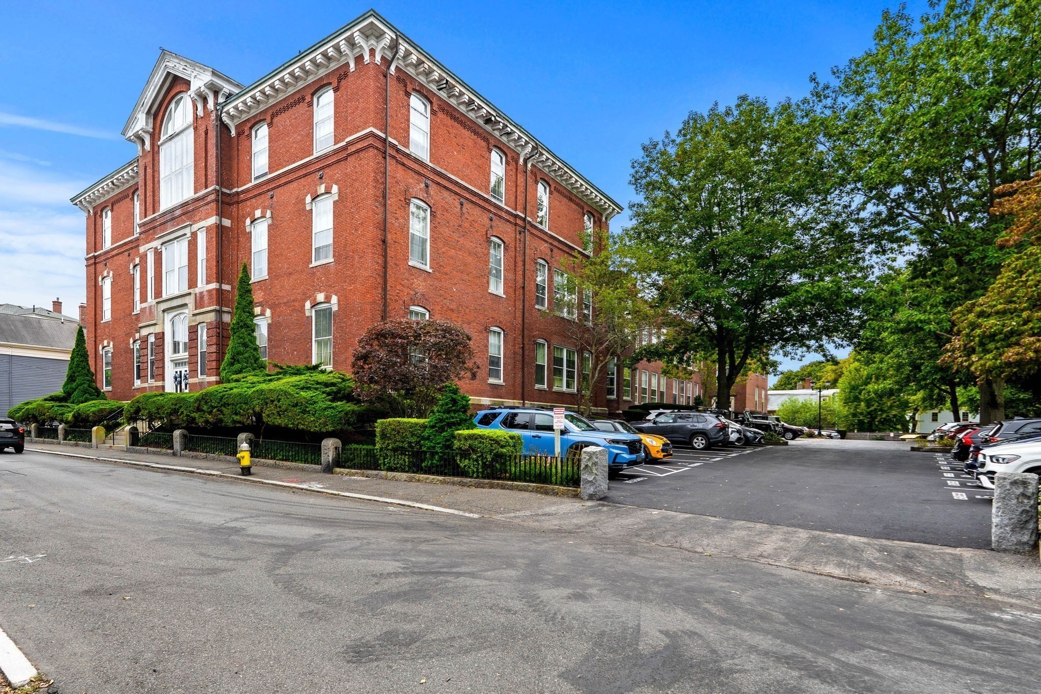 35 Flint St Unit 205, Salem, MA 01970