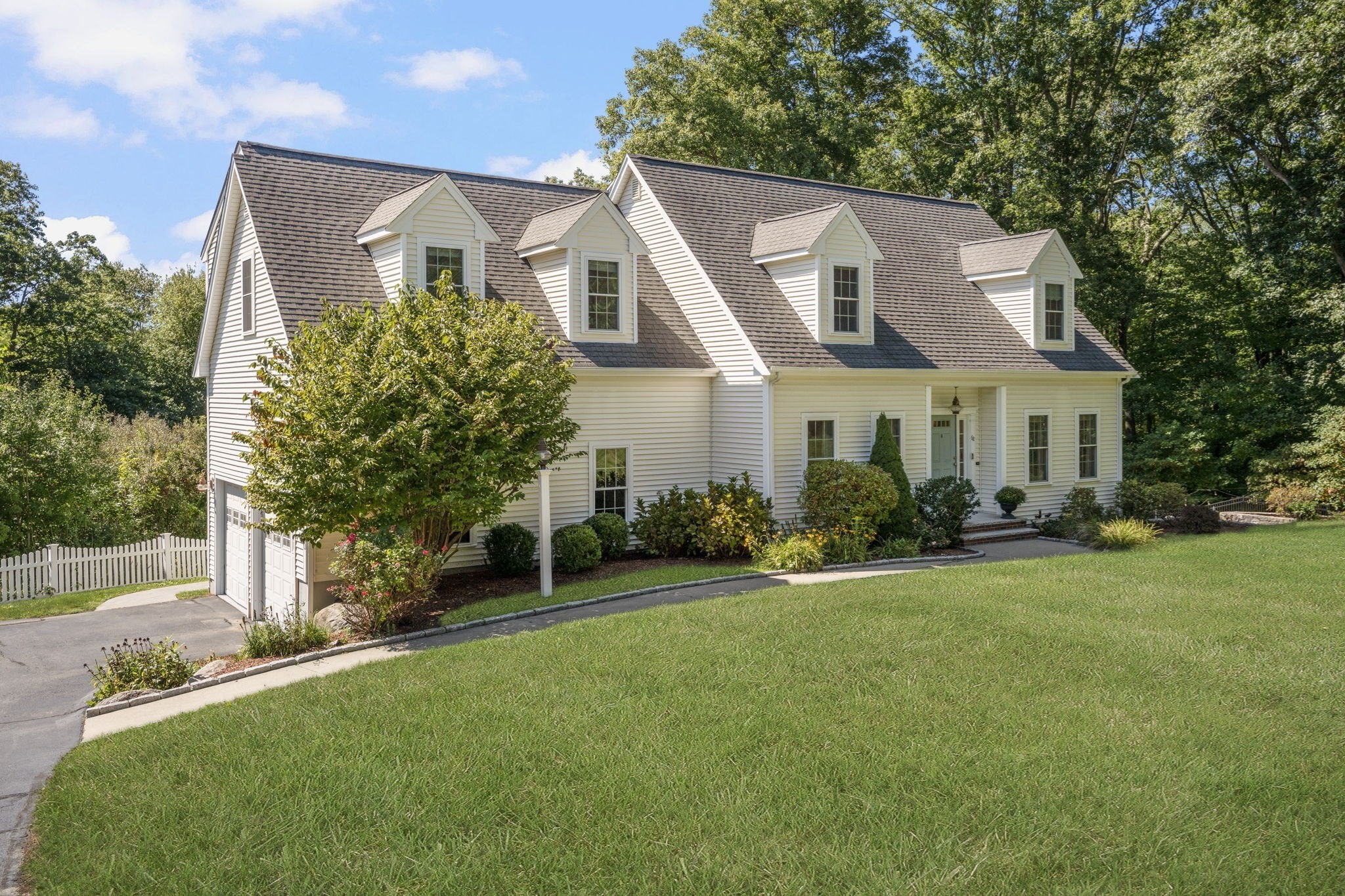 62 Pinsonnault Lane, North Attleboro, MA 02760