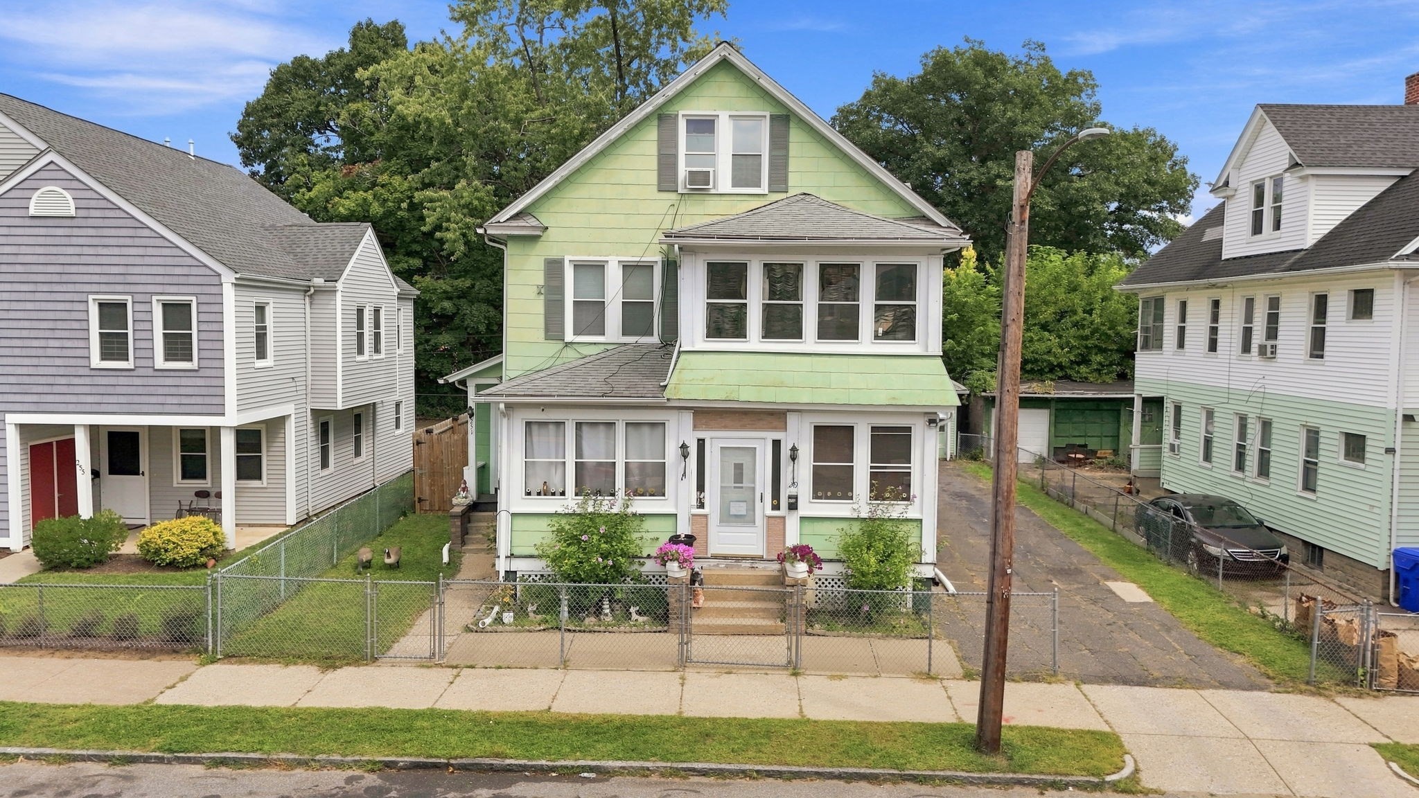 249 College Street, Springfield, MA 01109