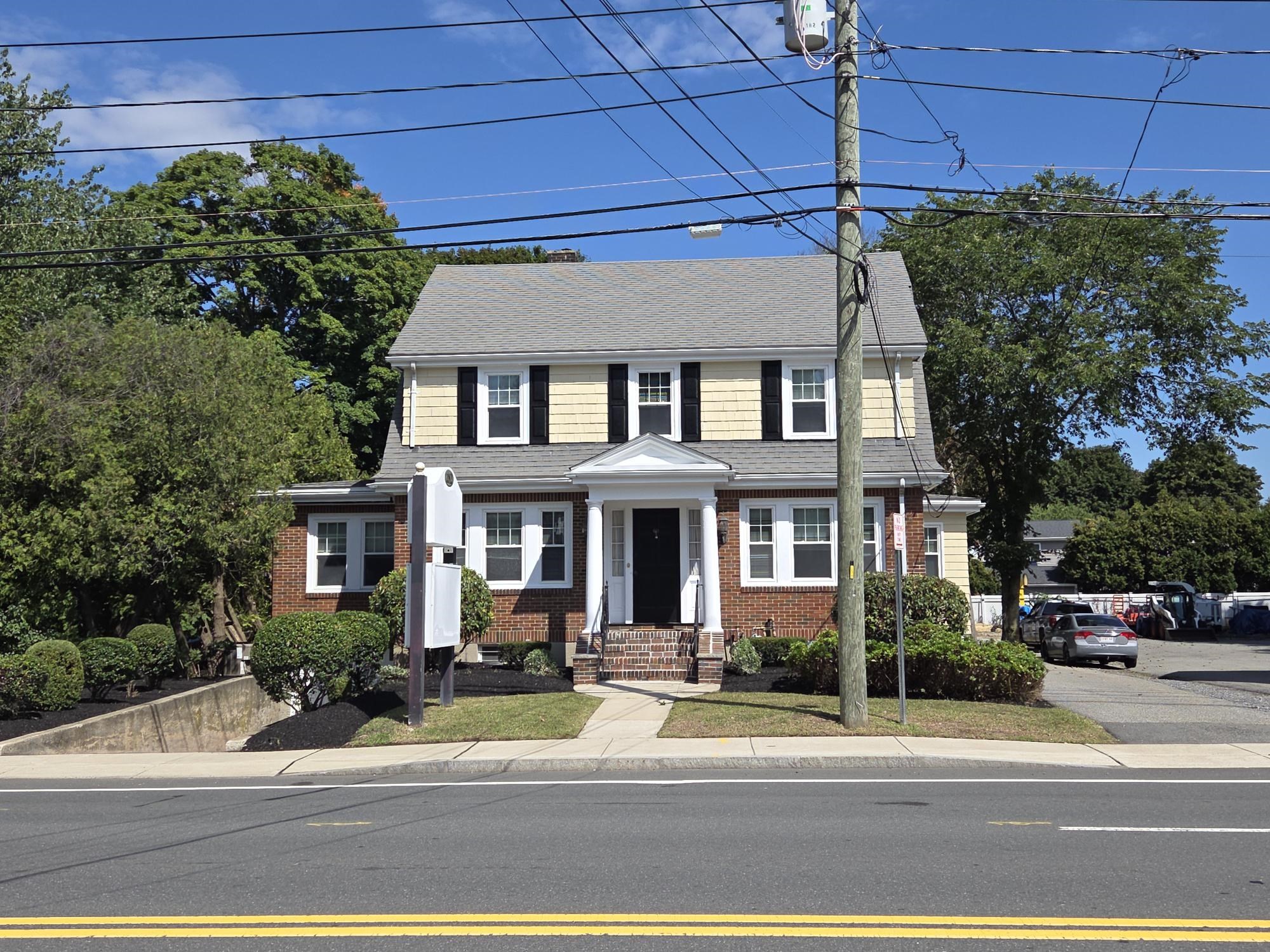 282 Montvale Ave, Woburn, MA 01801