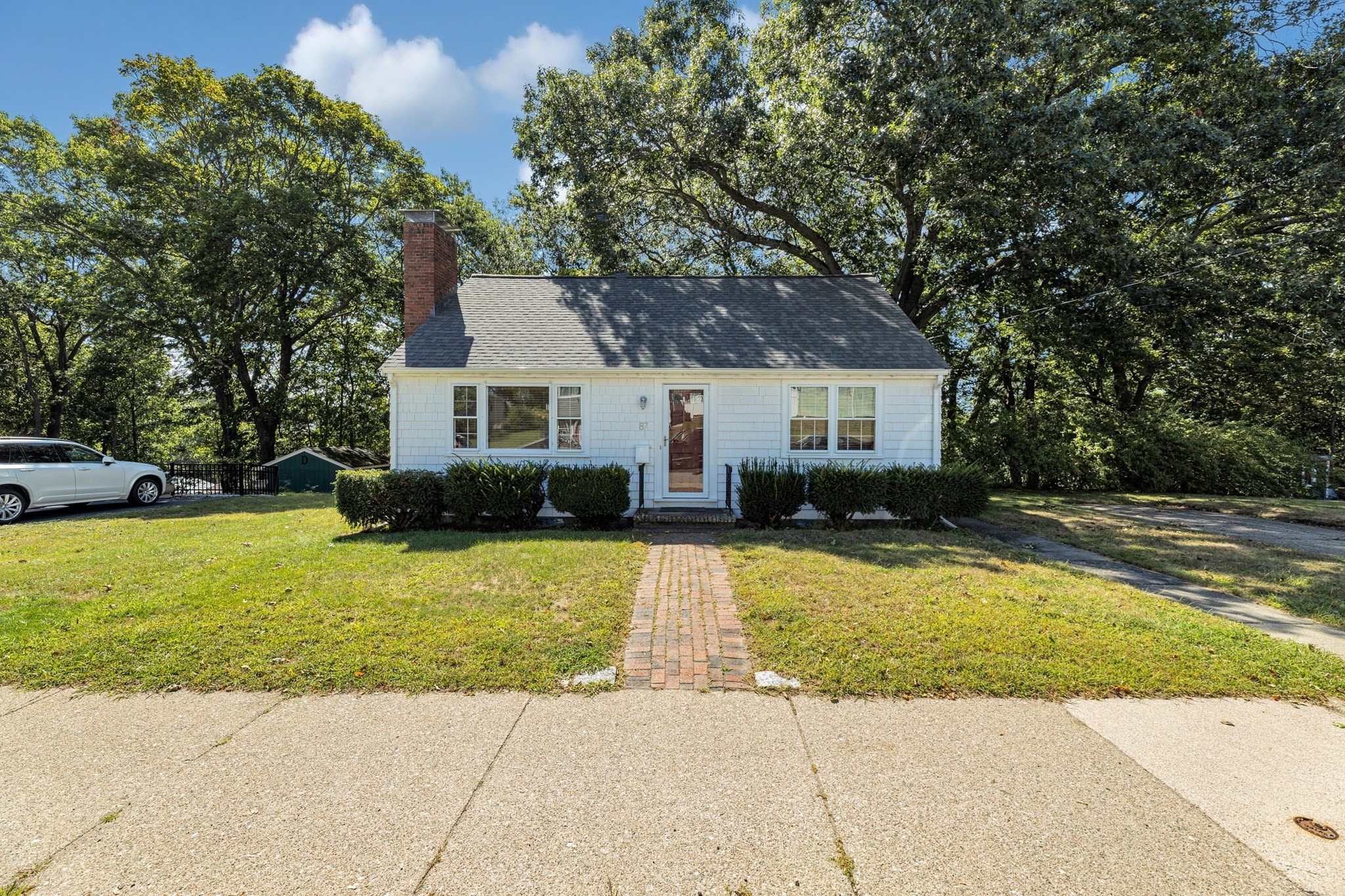 87 Hemman, Roslindale, Boston, MA 02131