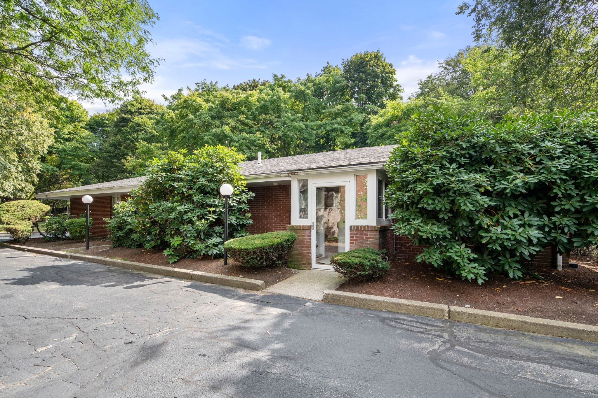 18 Chestnut Pl Unit 18, Brookline, MA 02445