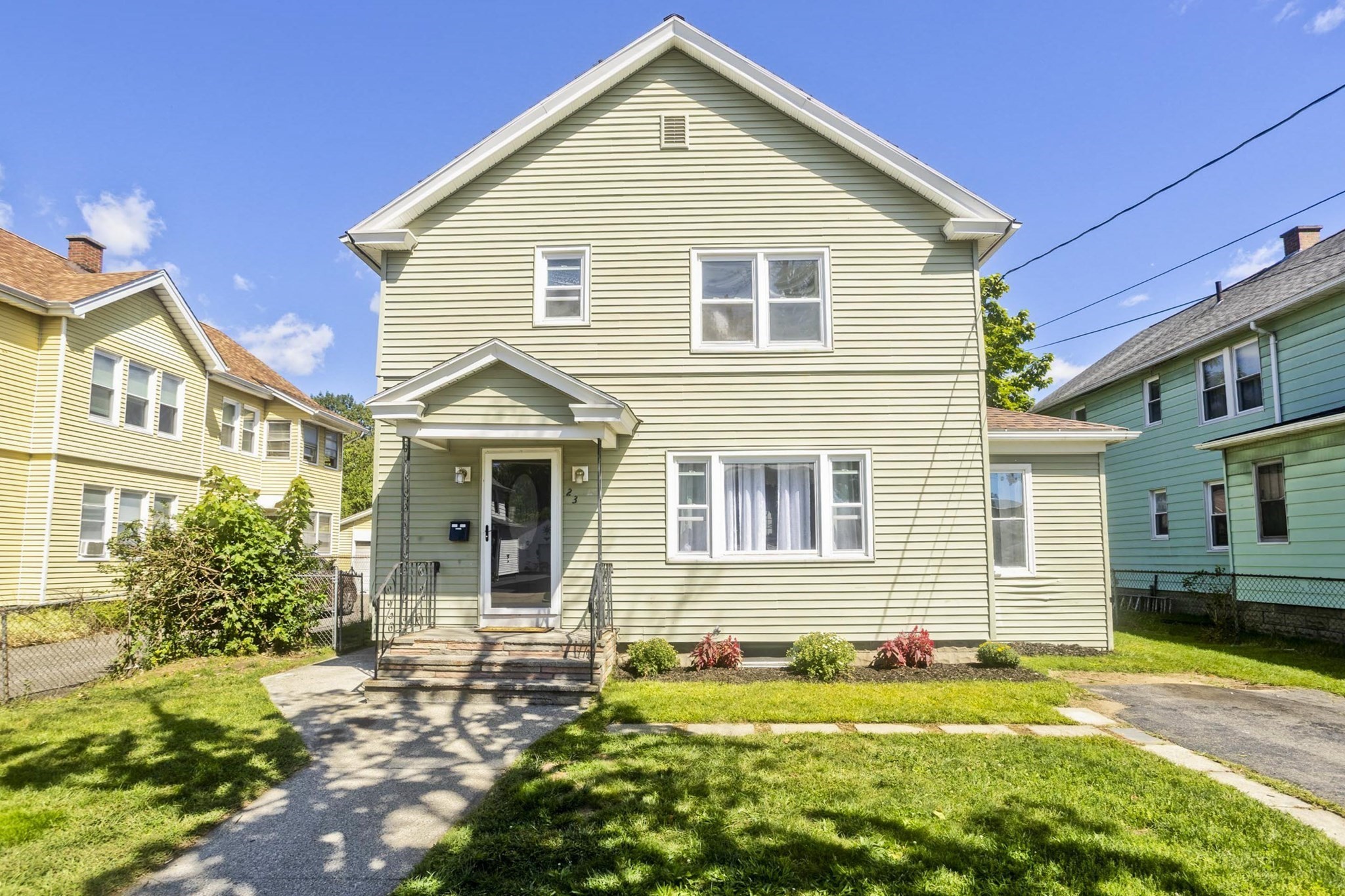 23 Jenness St, Springfield, MA 01104