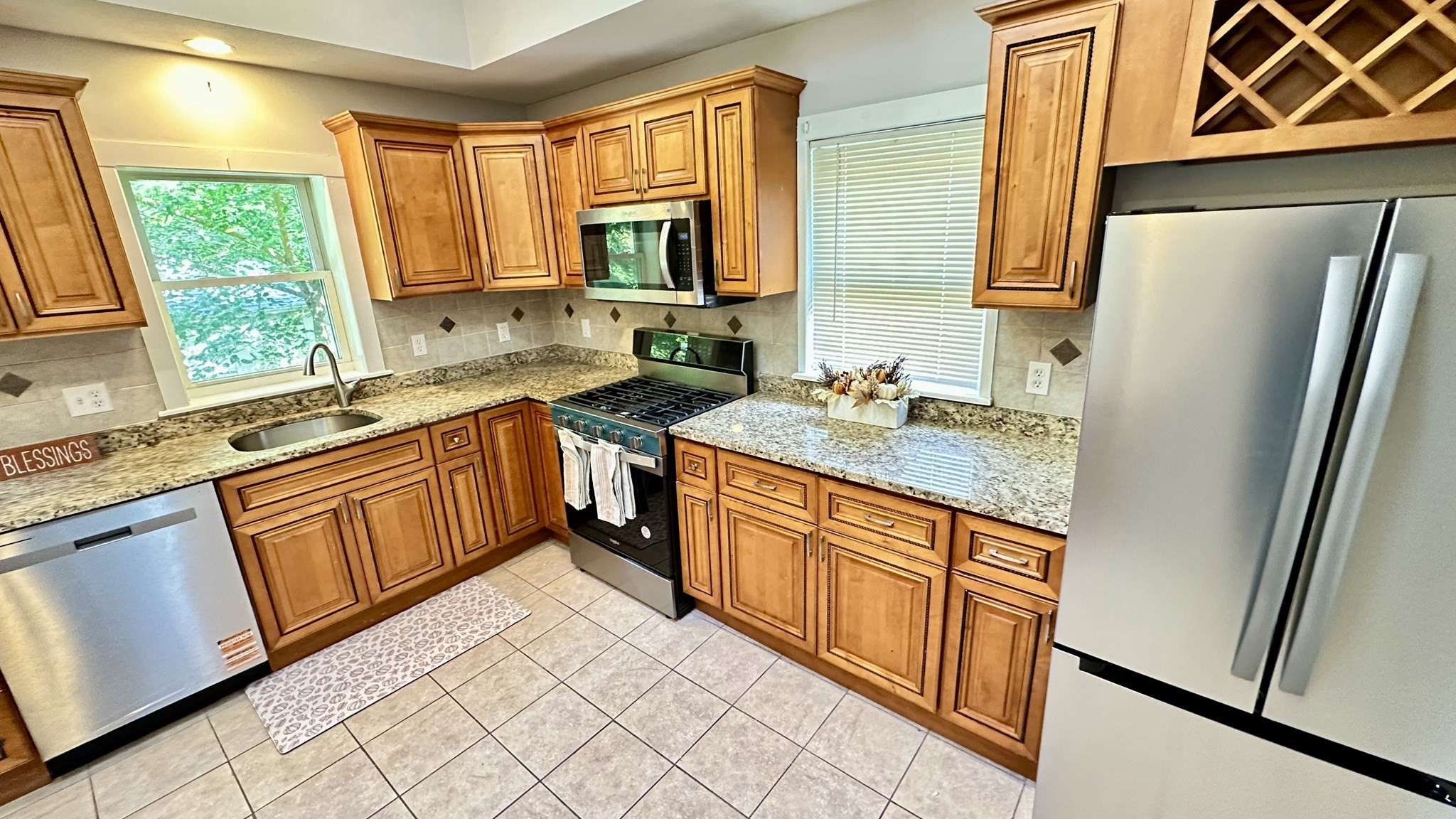 12 Madison St, Taunton, MA 02780