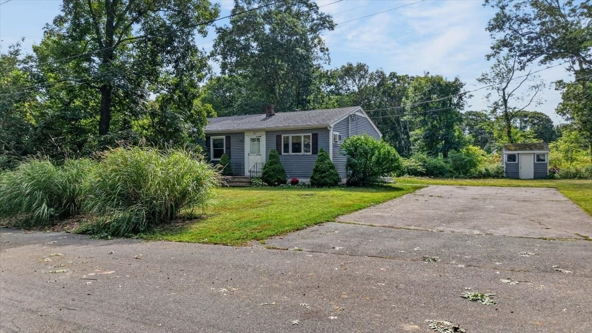 21 Timothy St, Fairhaven, MA 02719
