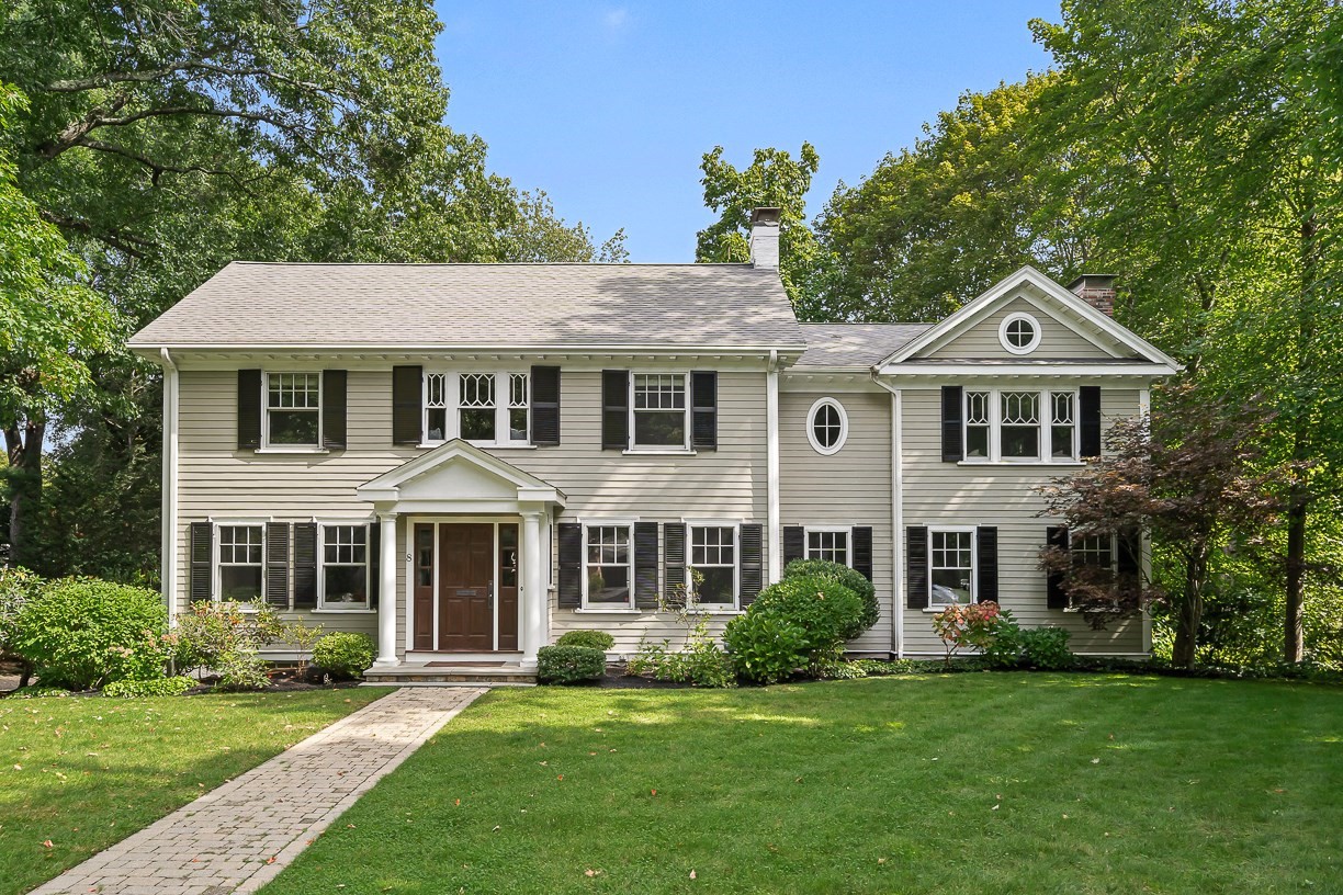 8 Tennyson Rd, Wellesley, MA 02481