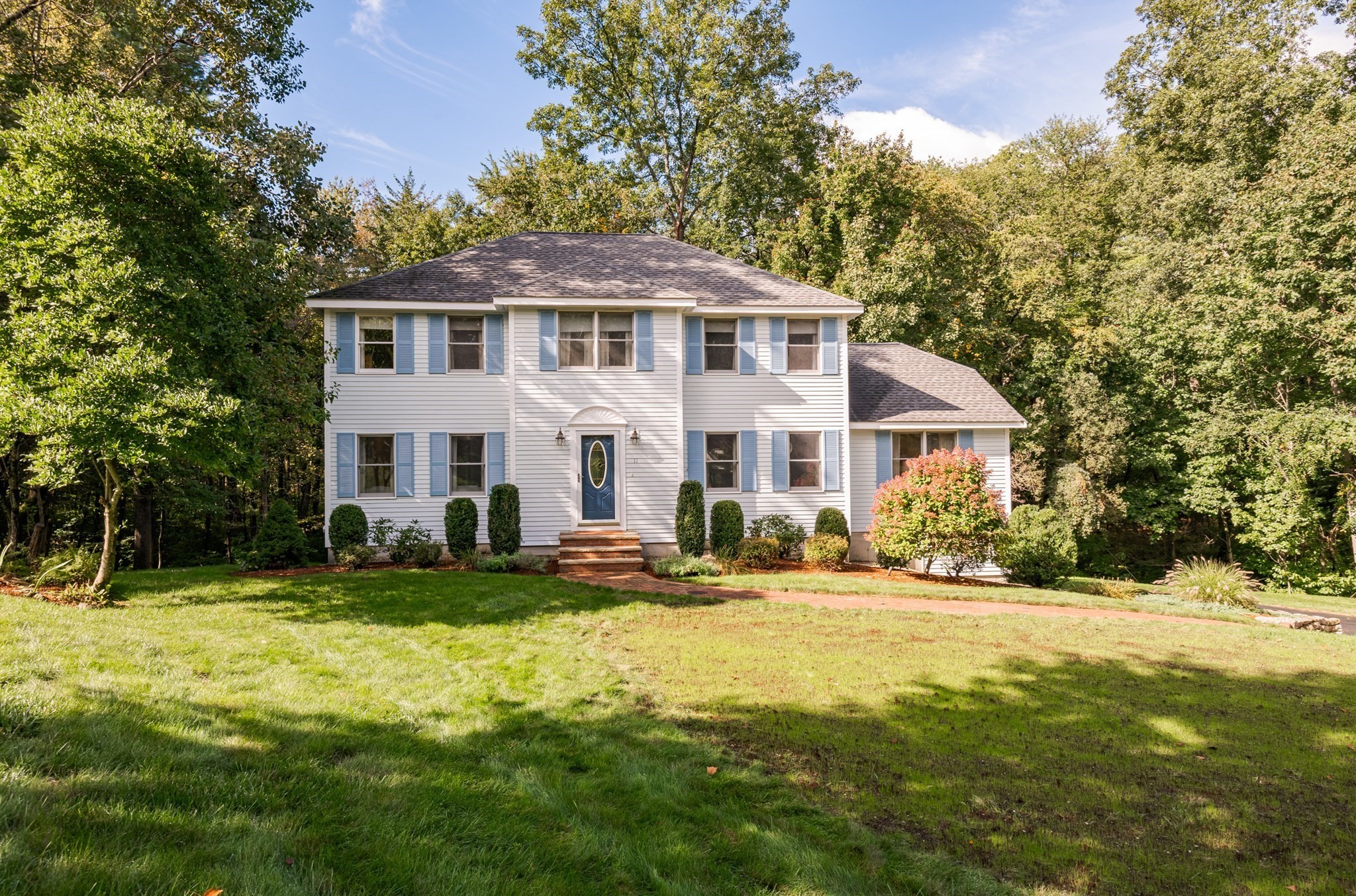 11 Currier Rd, Middleton, MA 01949
