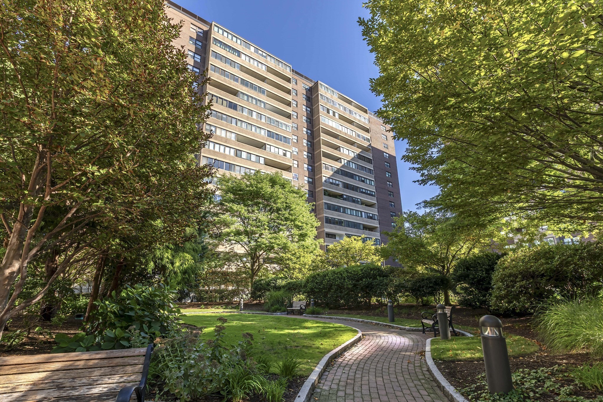 9 Hawthorne Place Unit 7G, West End, Boston, MA 02114