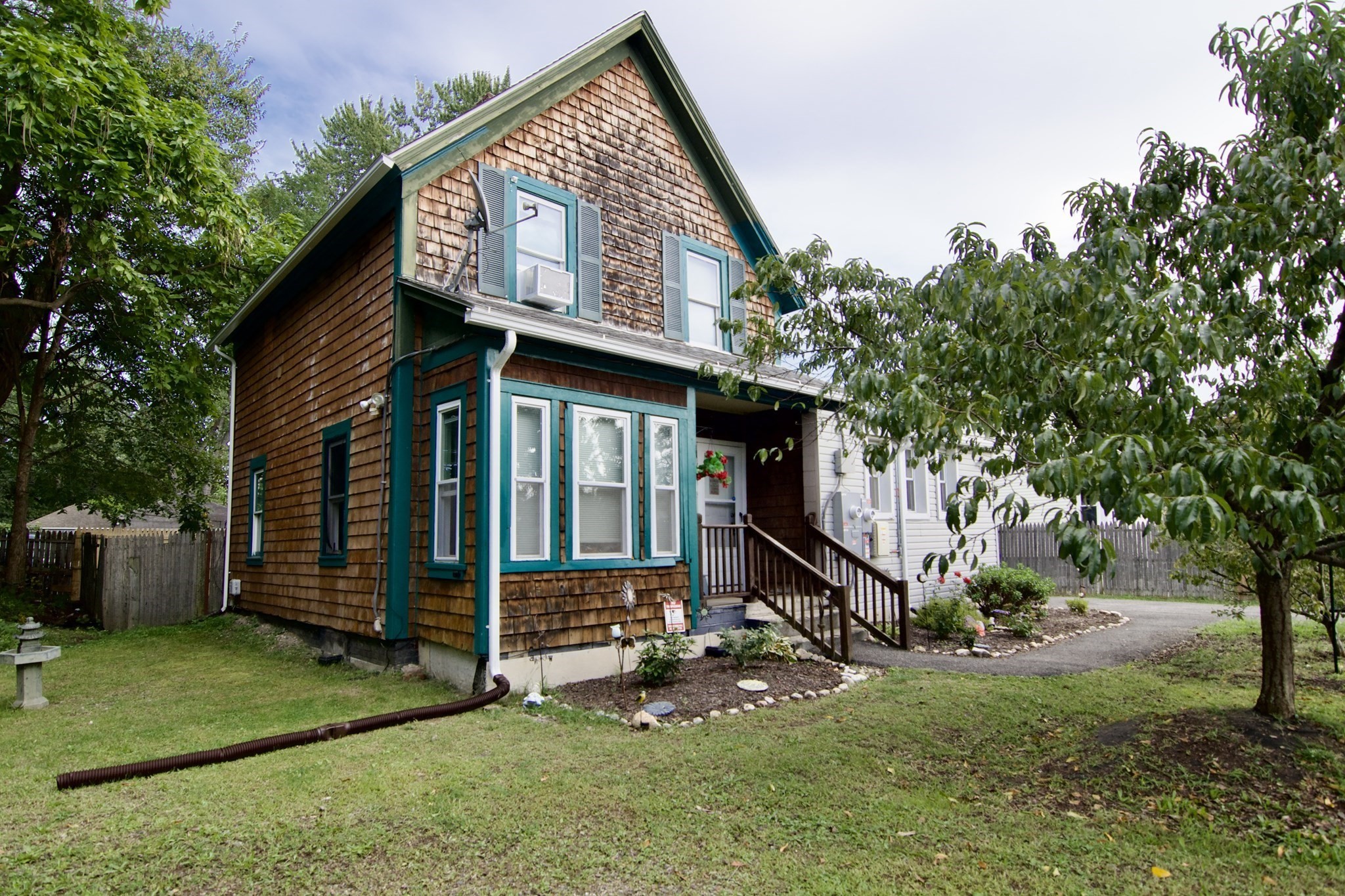 35 Thayer Ave, Springfield, MA 01108