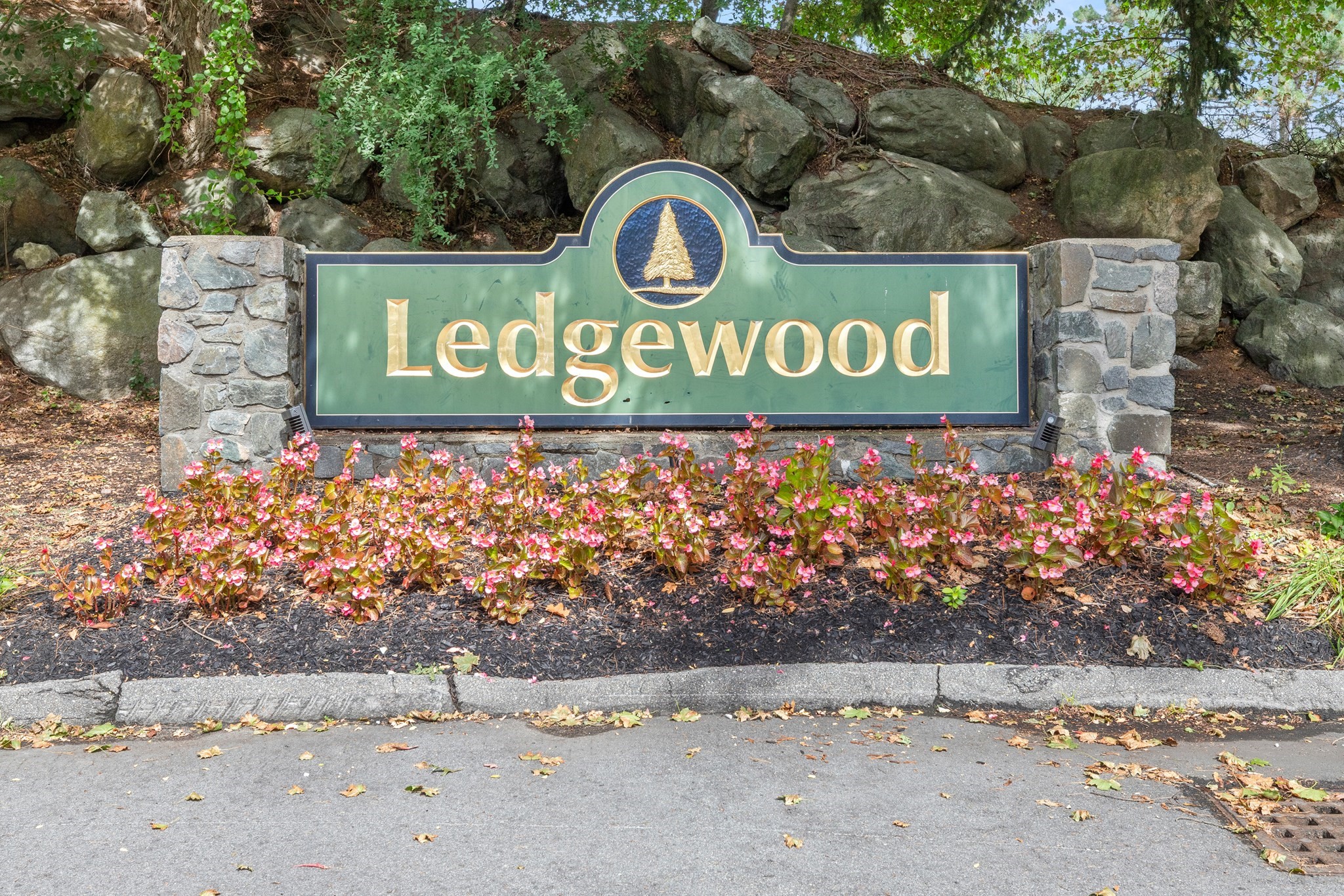 4 Ledgewood Way Unit 21, Peabody, MA 01960