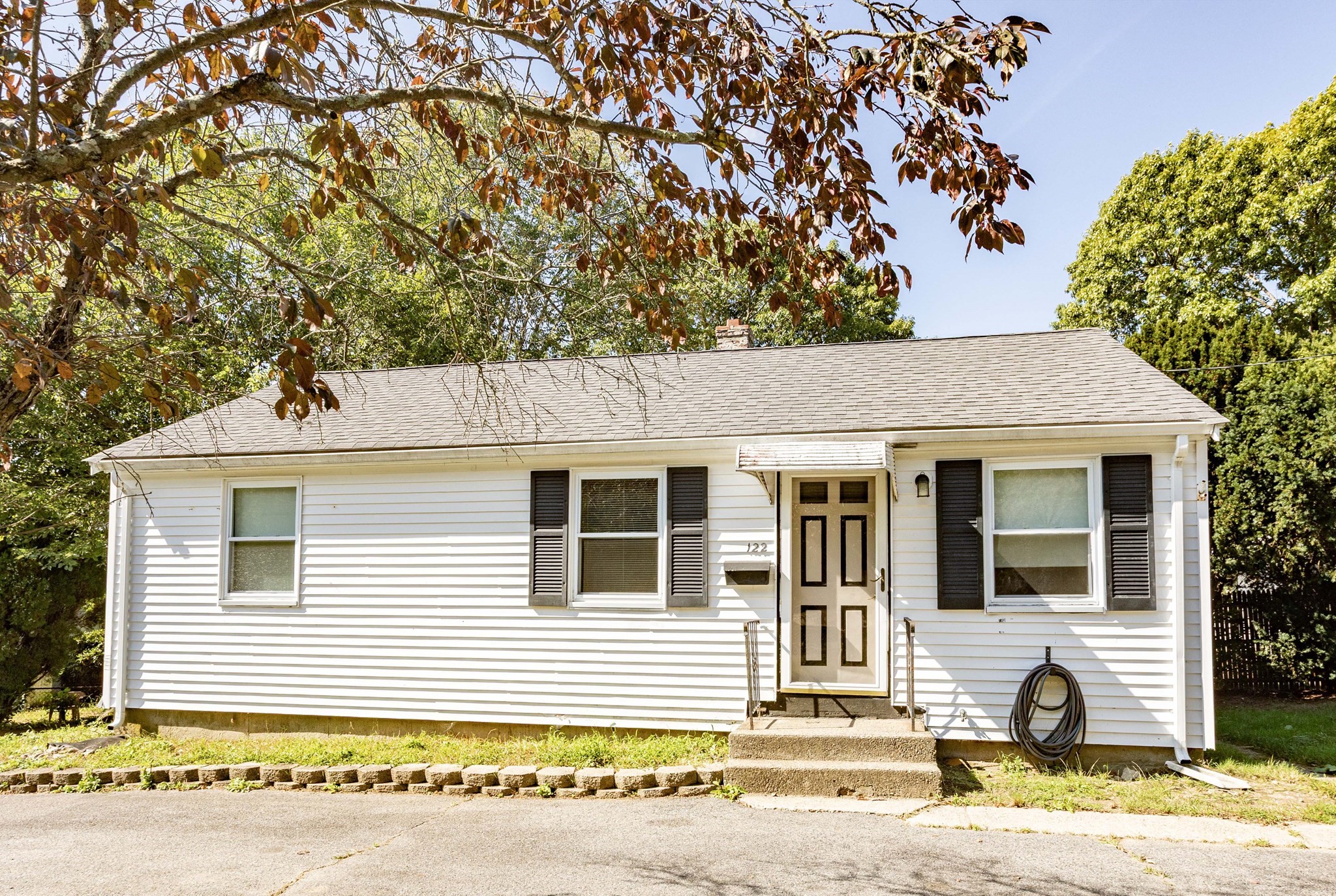 122 Algonquin St, Brockton, MA 02302